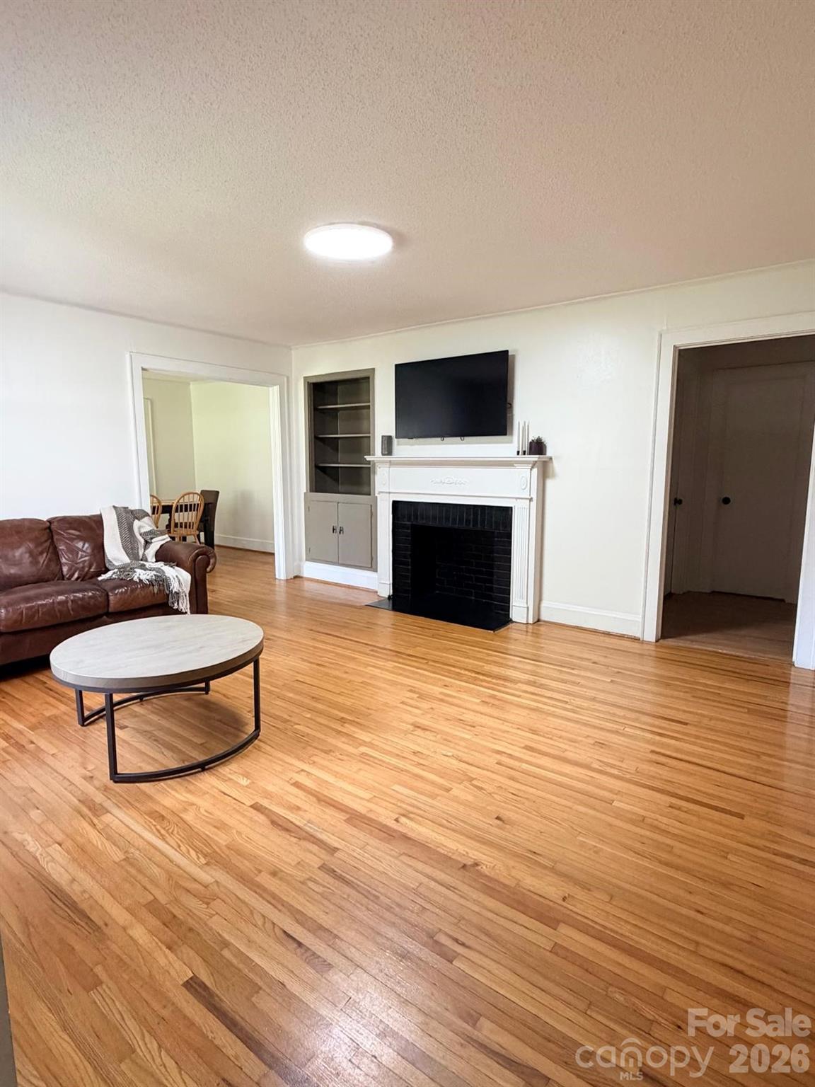 2180 Lynwood Drive — Lancaster