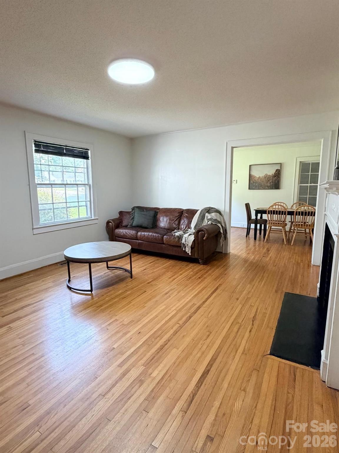 2180 Lynwood Drive — Lancaster