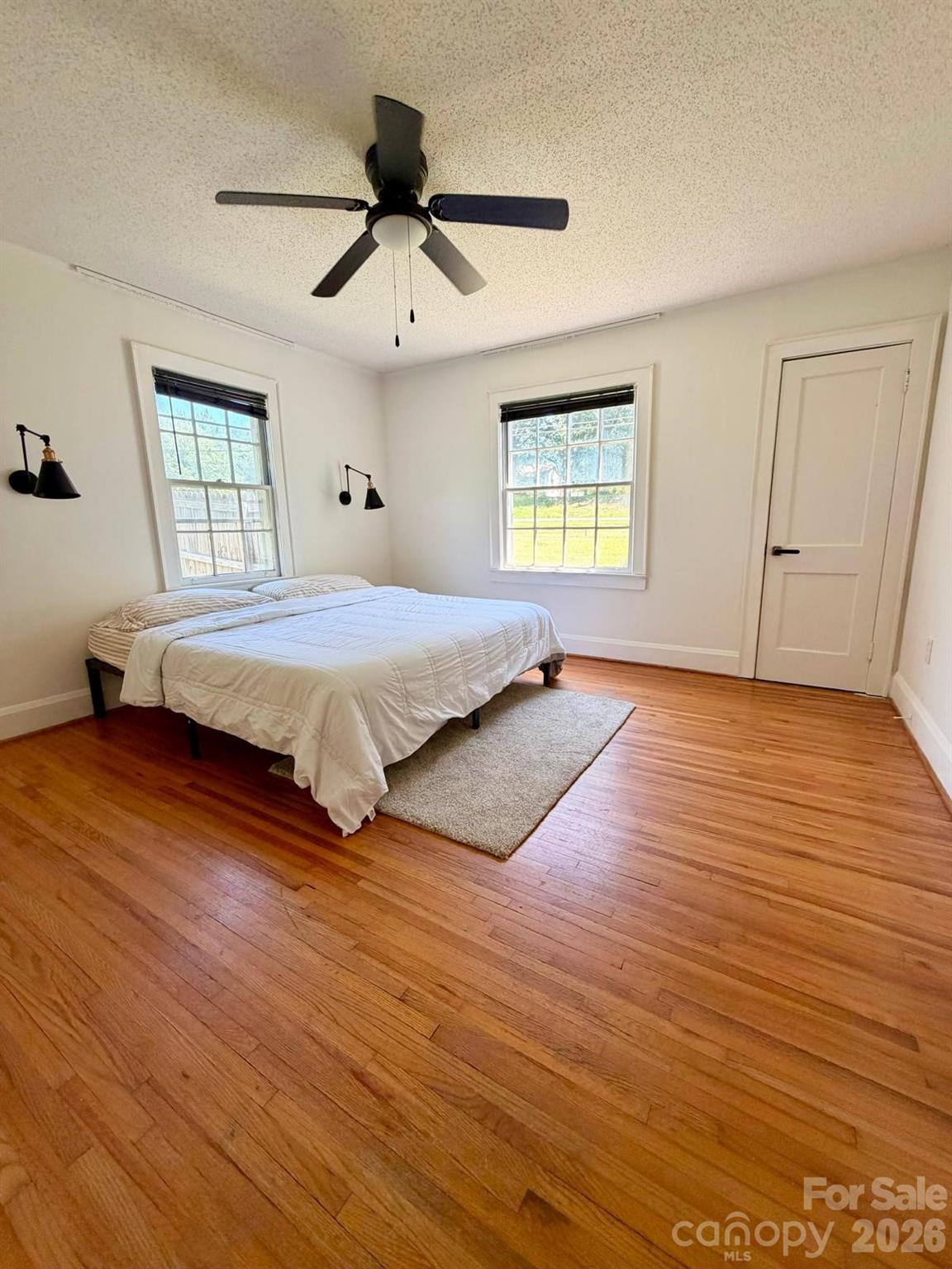 2180 Lynwood Drive — Lancaster