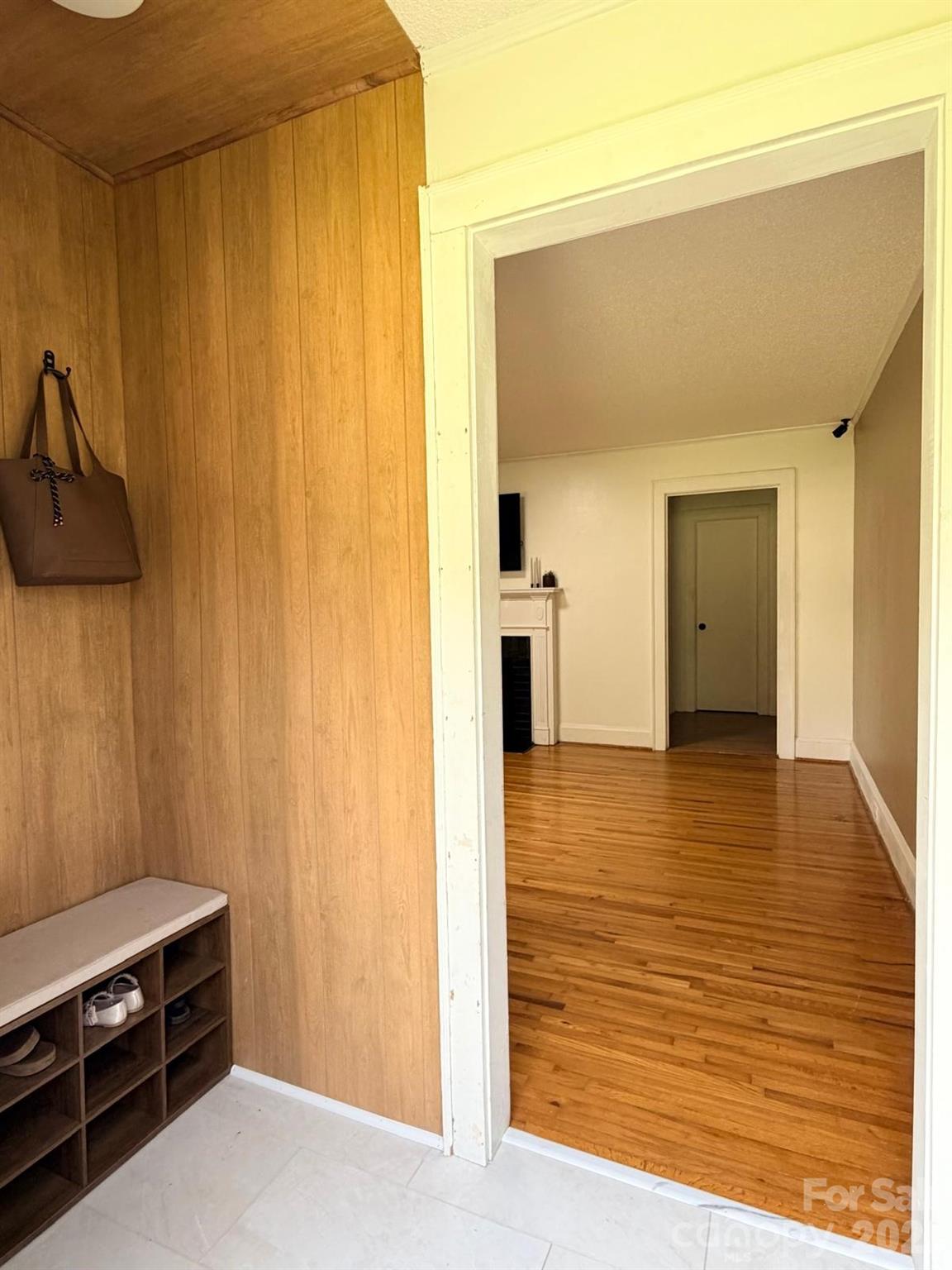 2180 Lynwood Drive — Lancaster