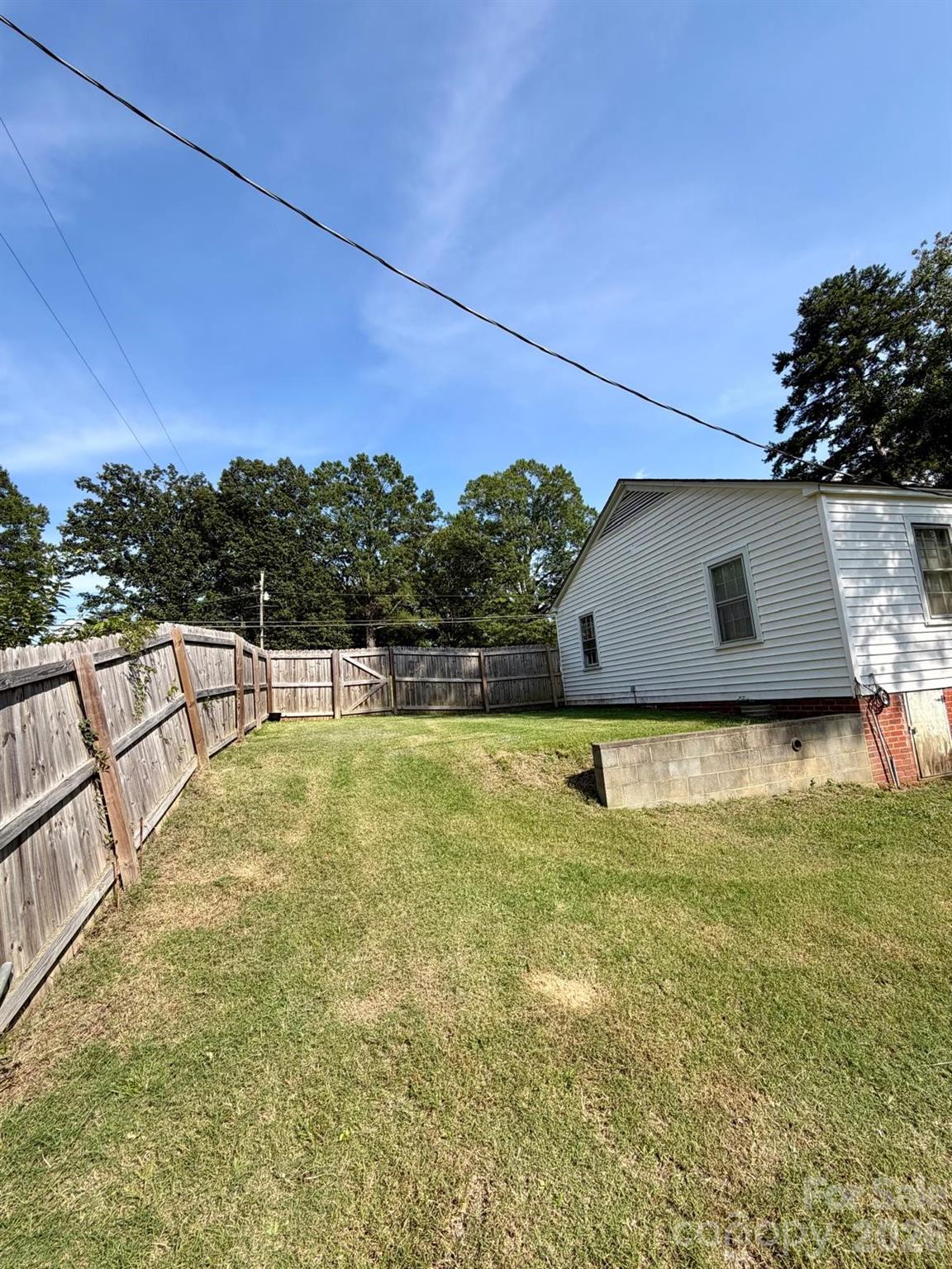 2180 Lynwood Drive — Lancaster