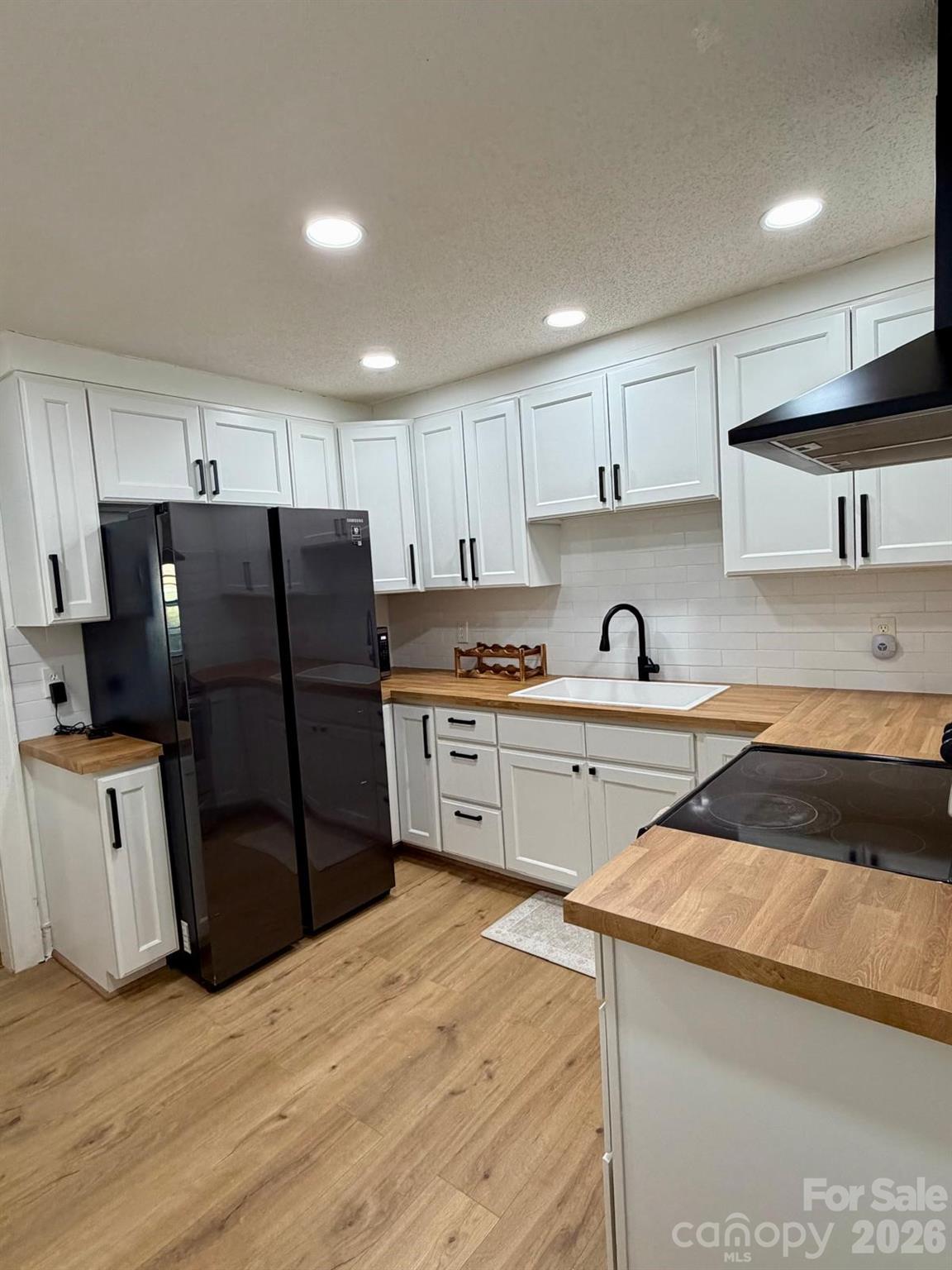 2180 Lynwood Drive — Lancaster