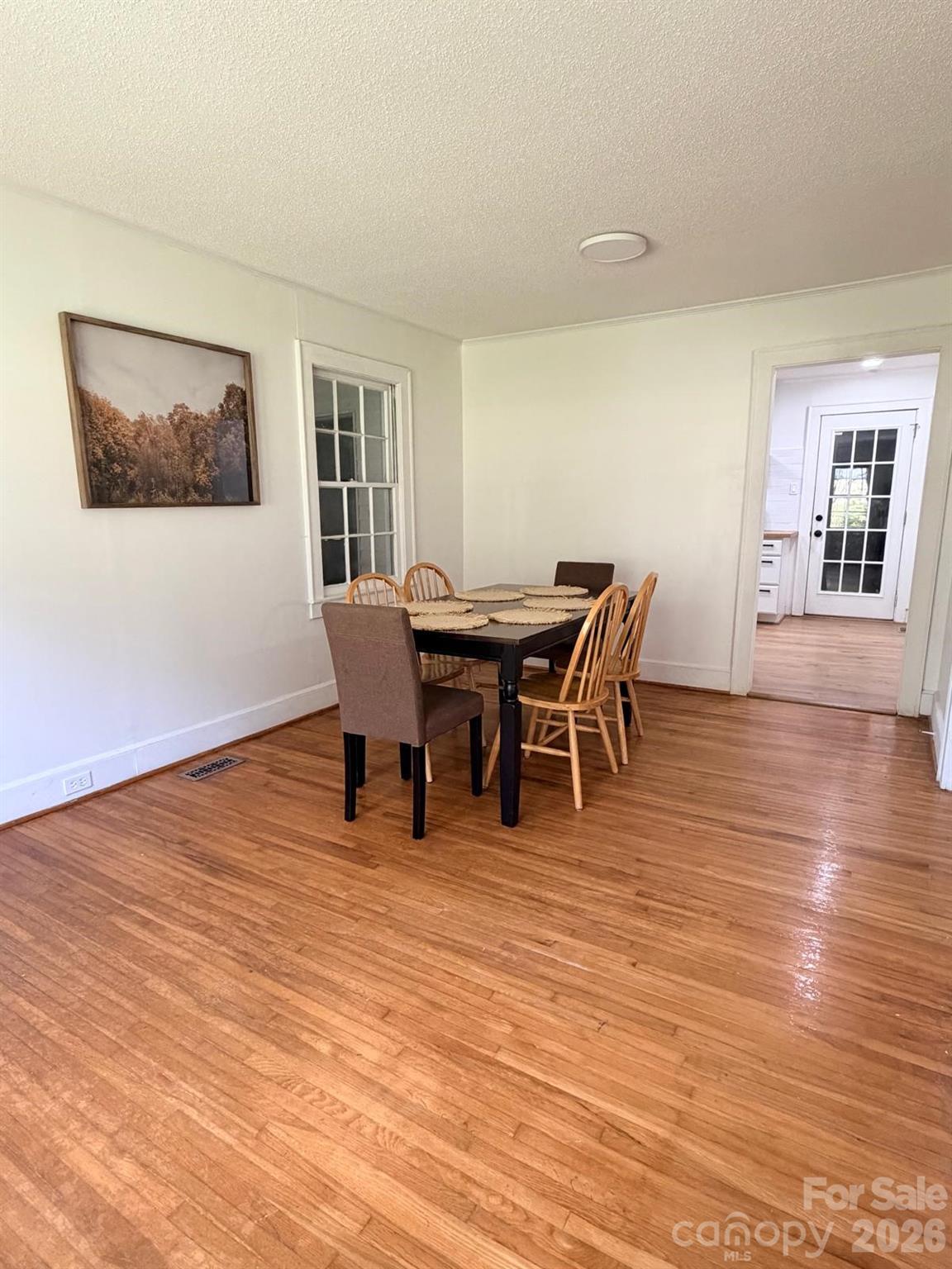 2180 Lynwood Drive — Lancaster