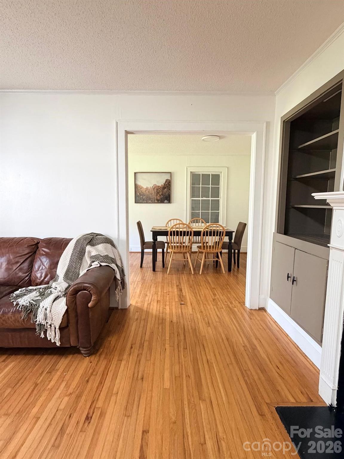 2180 Lynwood Drive — Lancaster