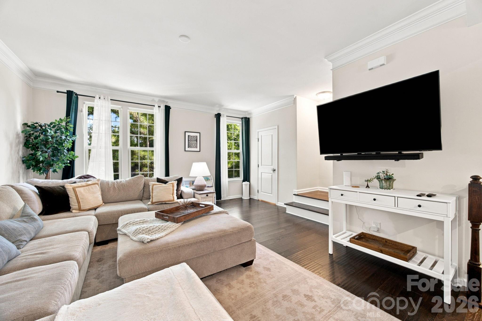1321 Queen Lyon Court — Charlotte