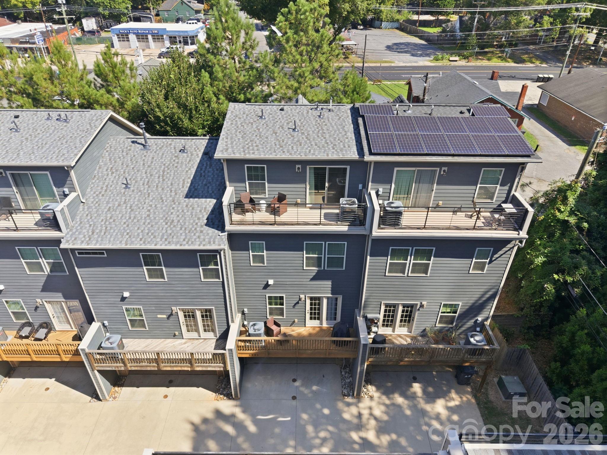 1321 Queen Lyon Court — Charlotte