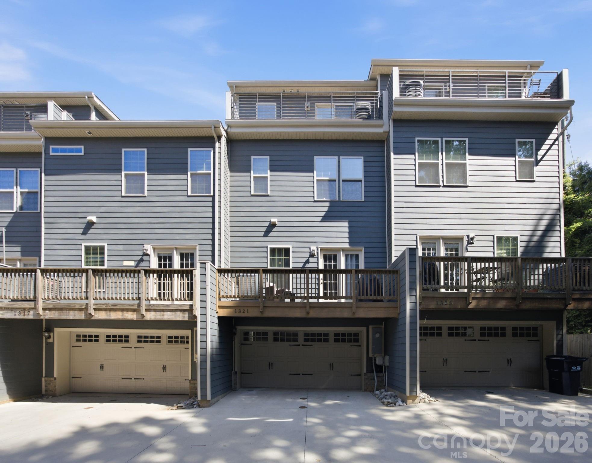 1321 Queen Lyon Court — Charlotte