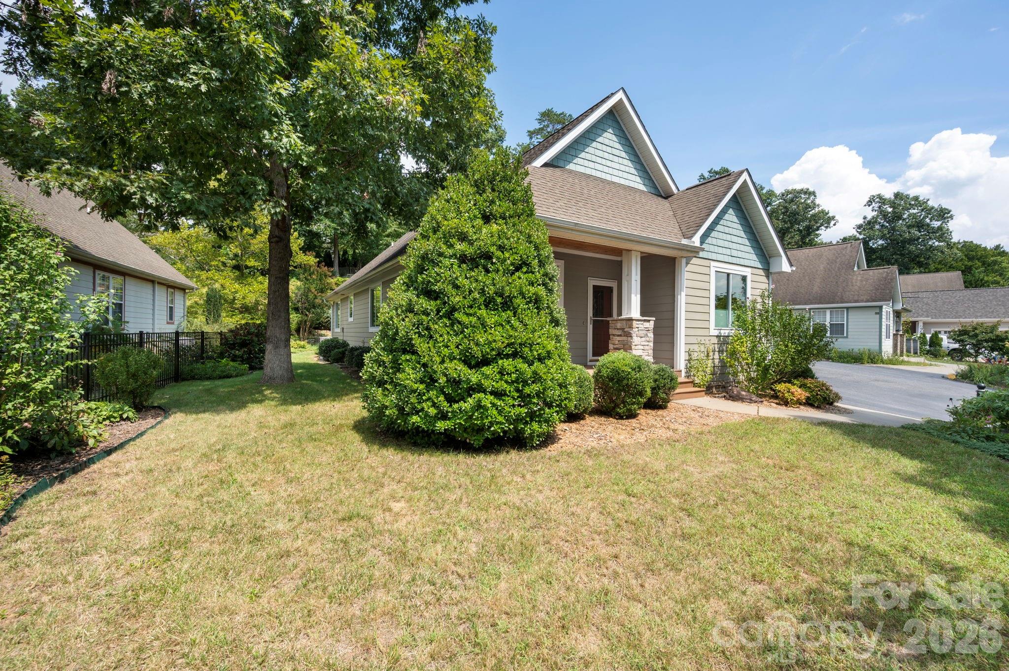 22 Banks Town Road — Weaverville