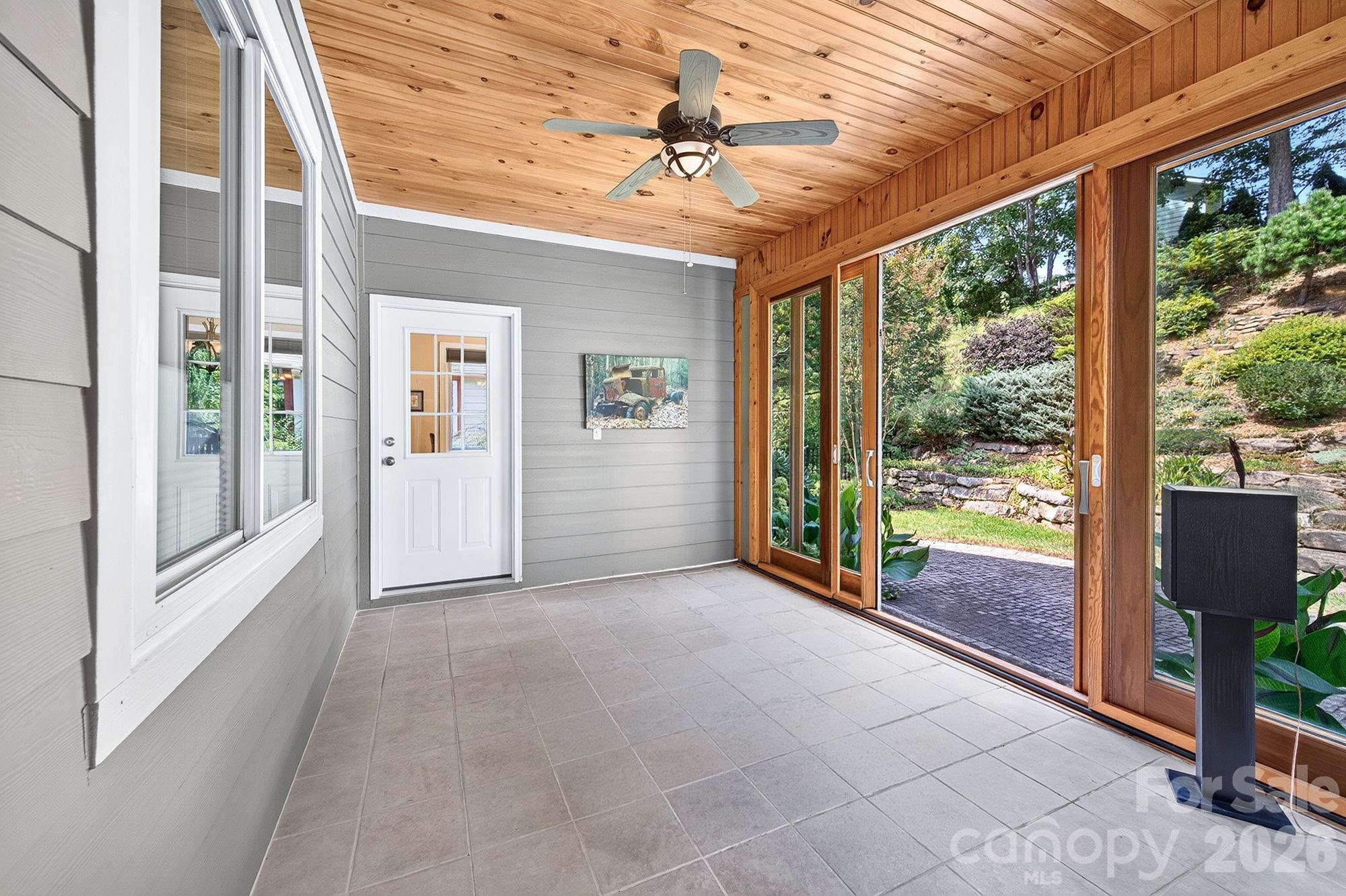 22 Banks Town Road — Weaverville