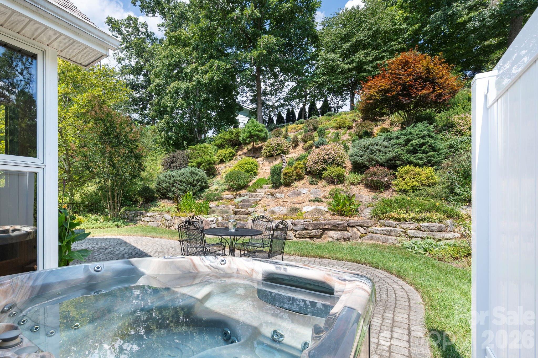 22 Banks Town Road — Weaverville