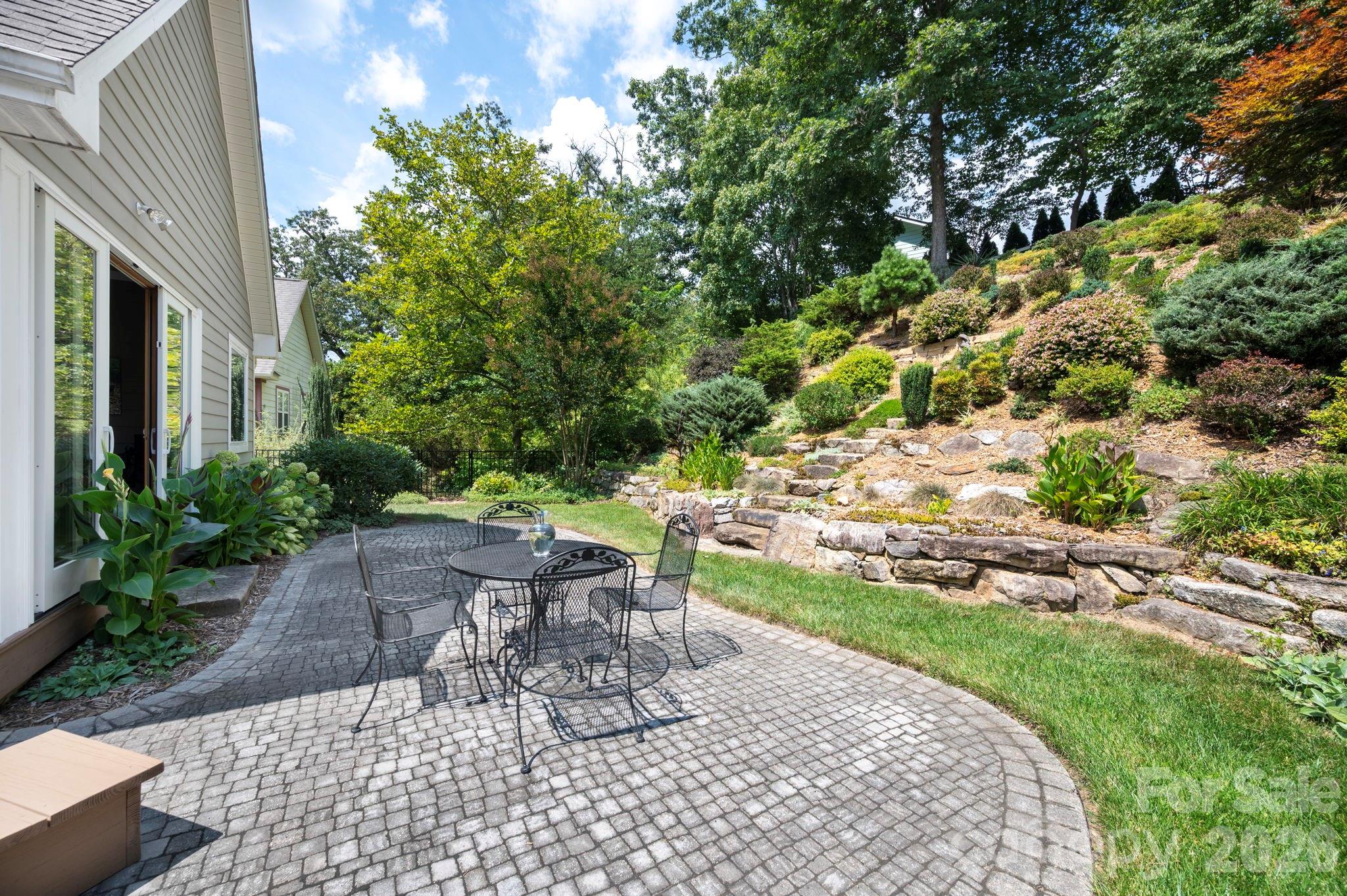 22 Banks Town Road — Weaverville