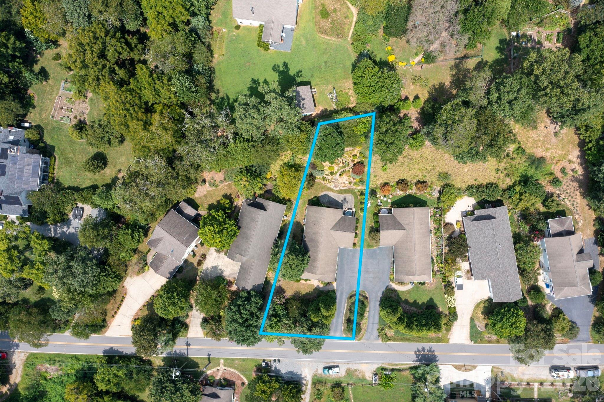 22 Banks Town Road — Weaverville