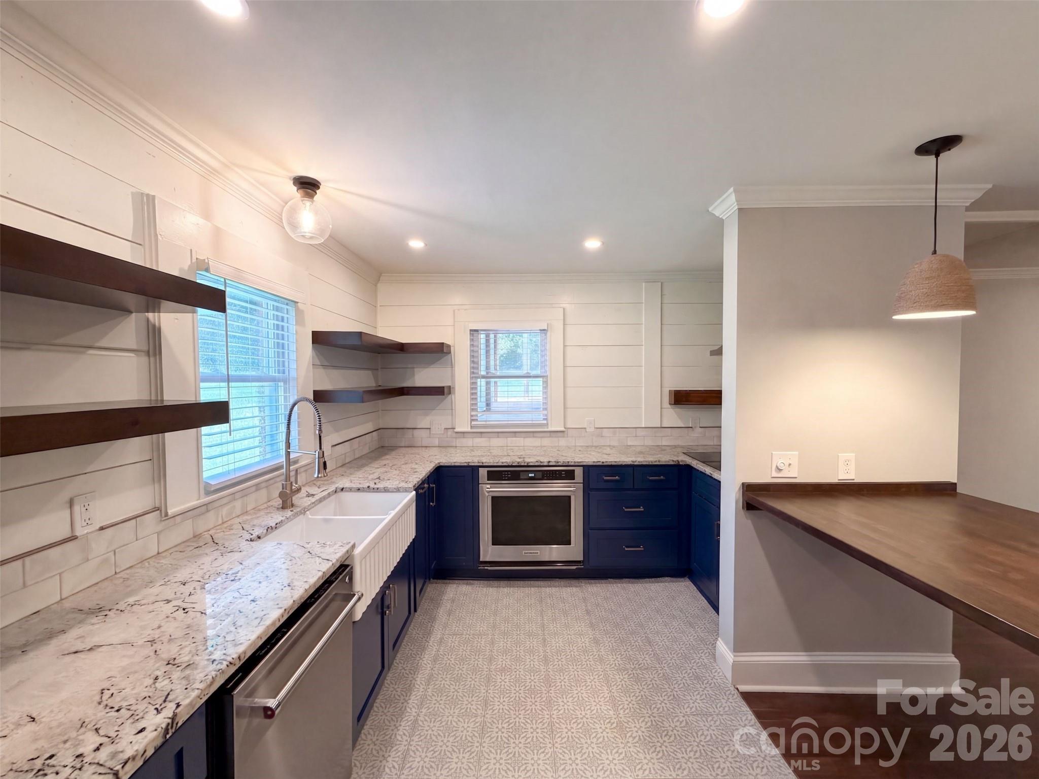5630 S New Hope Road — Belmont