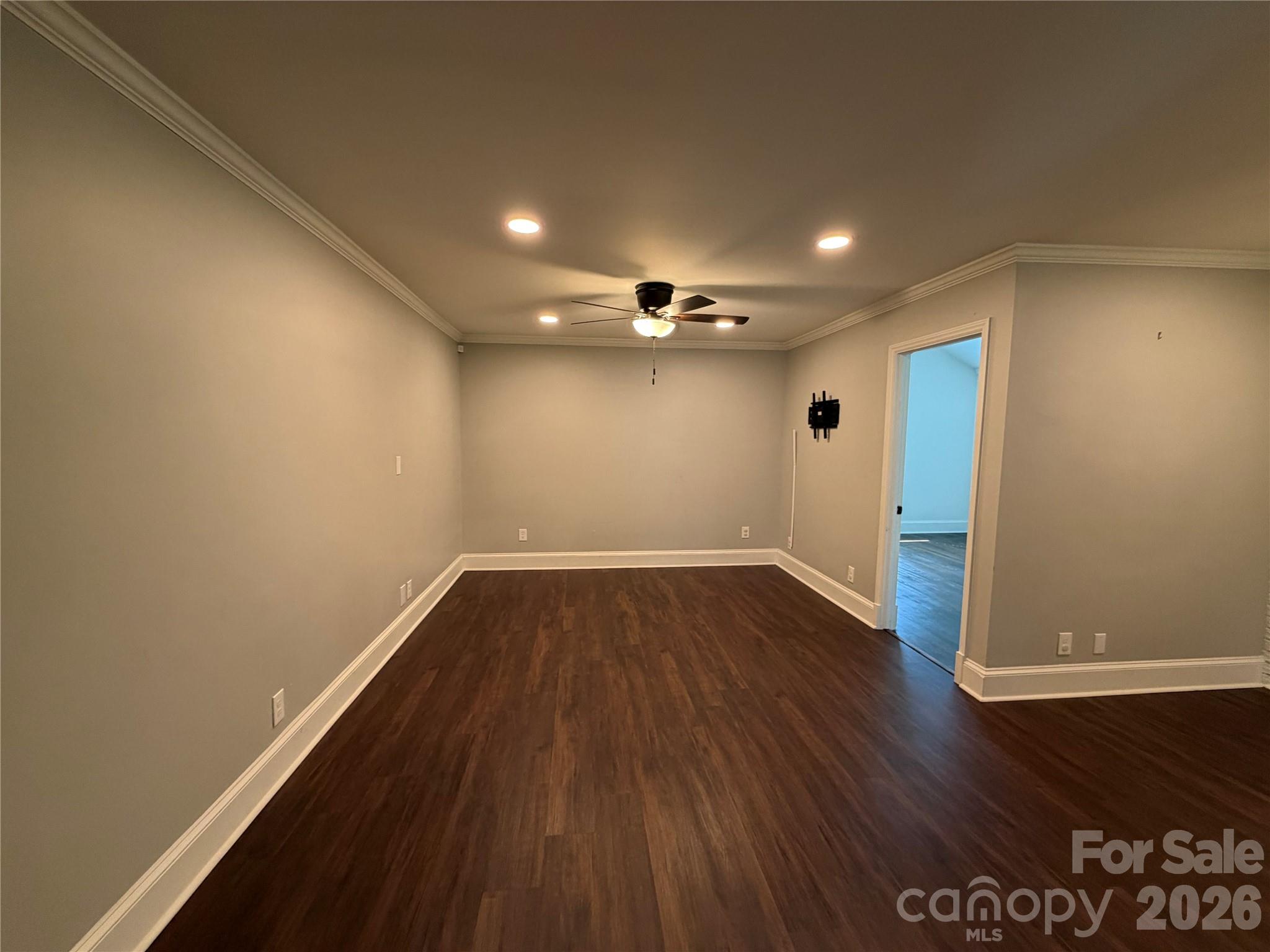 5630 S New Hope Road — Belmont