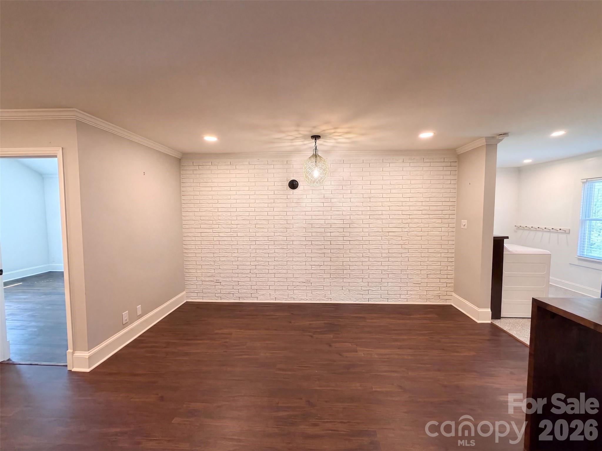 5630 S New Hope Road — Belmont