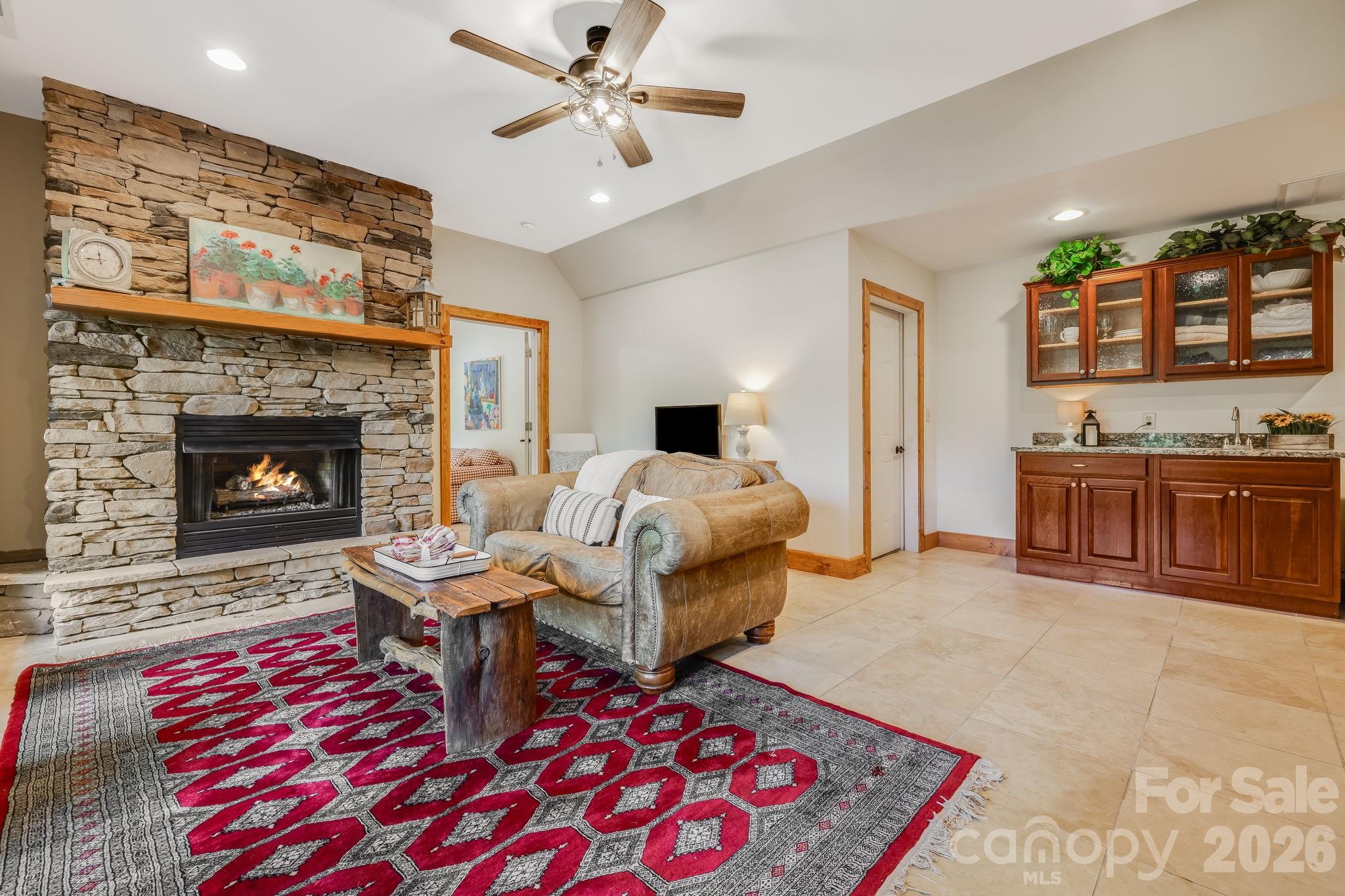 32 Zebulon Lane — Mars Hill