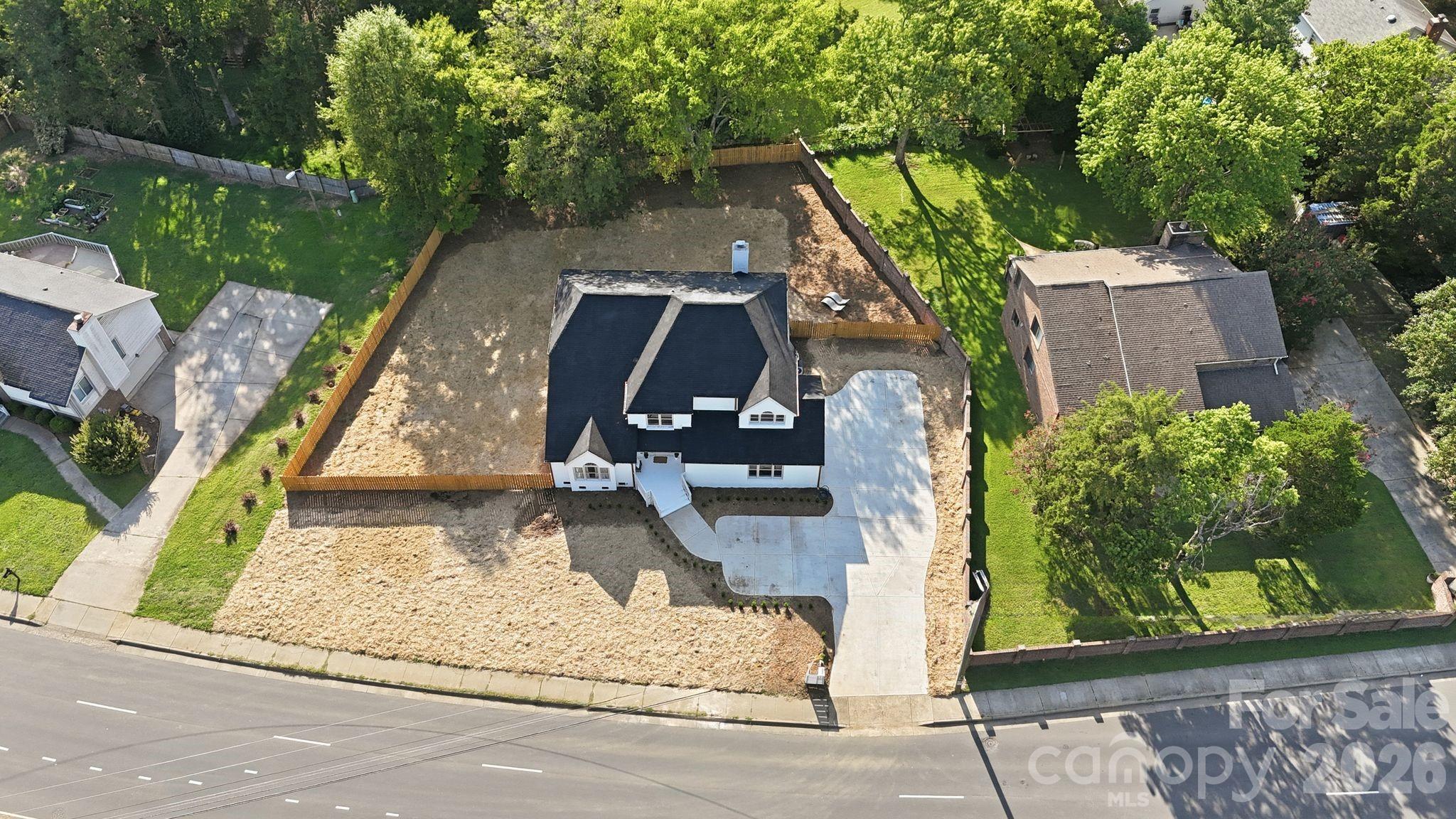 4818 Carmel Road — Charlotte