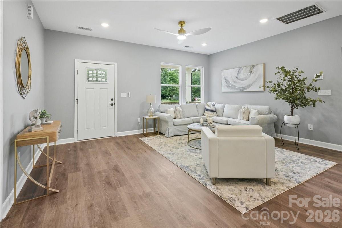 120 Whistling Pines Drive — Statesville