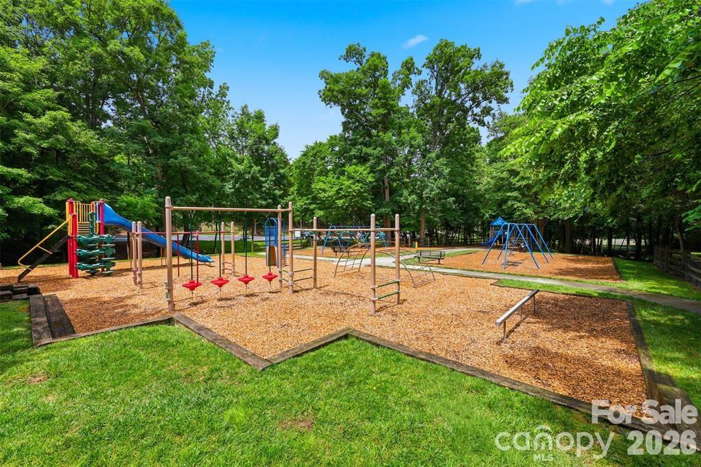4409 Squirrel Trail Lane — Charlotte