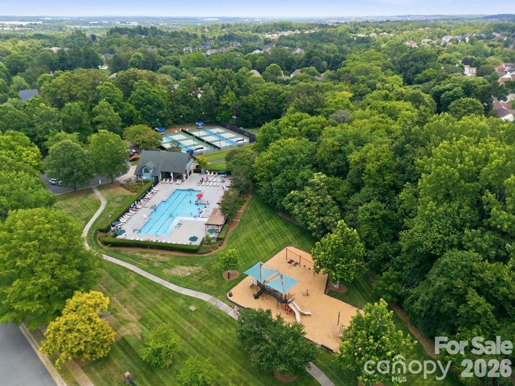 4409 Squirrel Trail Lane — Charlotte