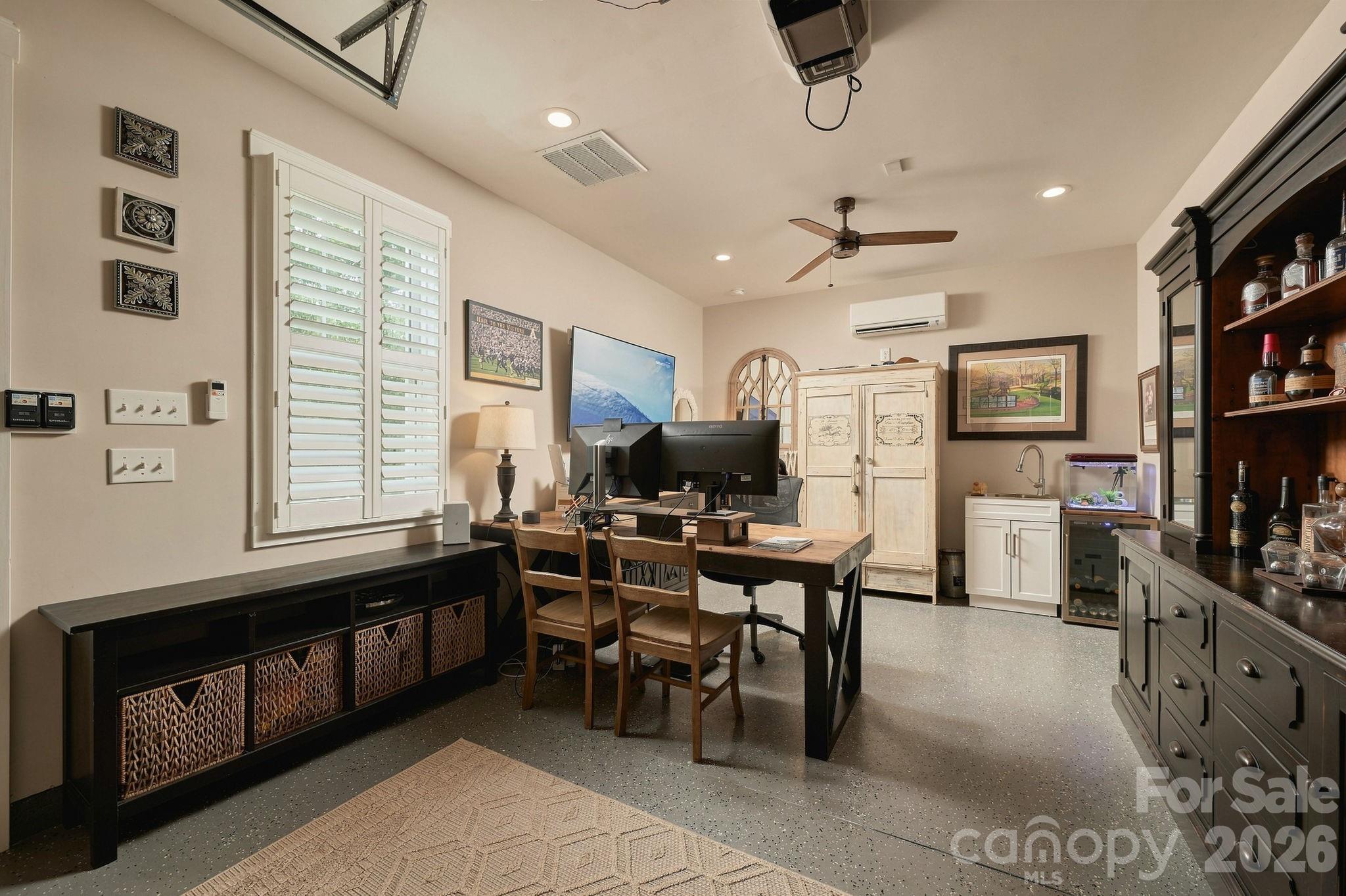 3135 E Ford Road — Charlotte