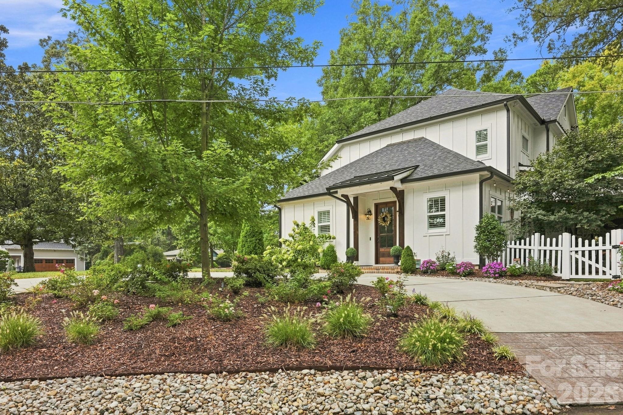3135 E Ford Road — Charlotte