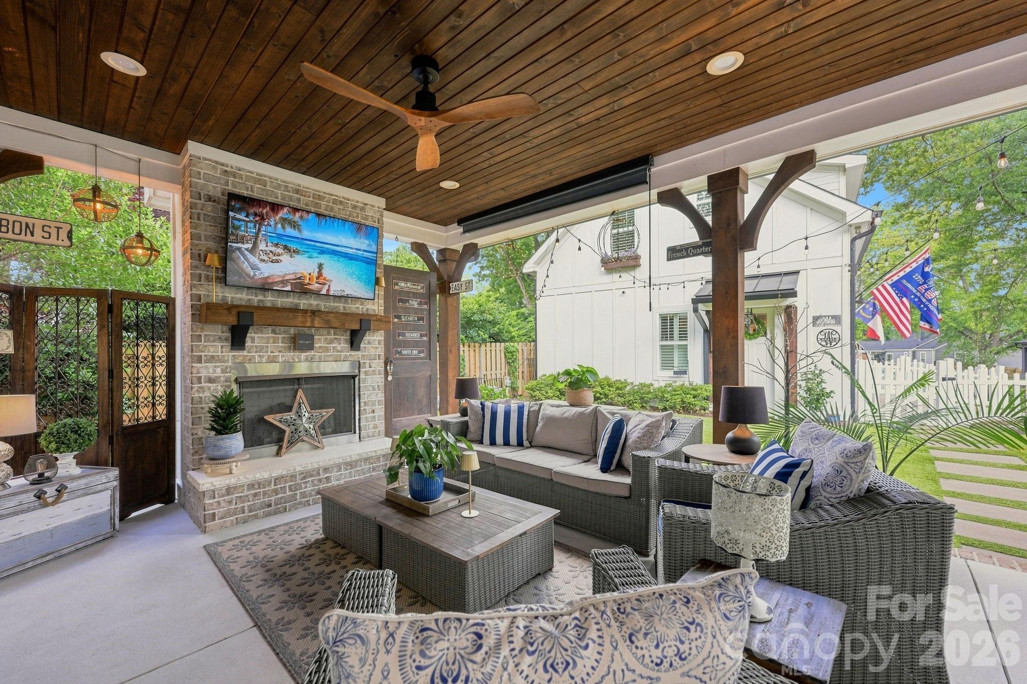 3135 E Ford Road — Charlotte