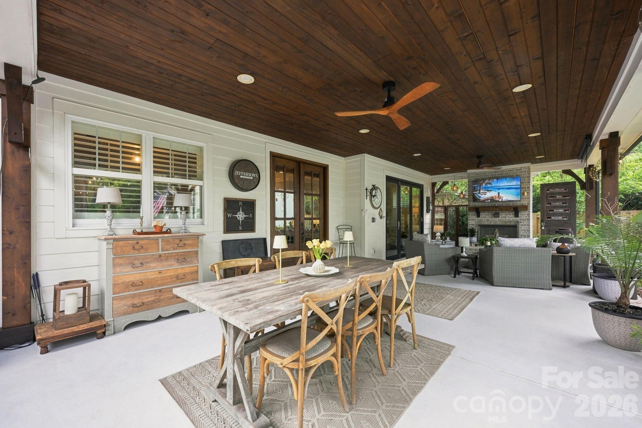 3135 E Ford Road — Charlotte