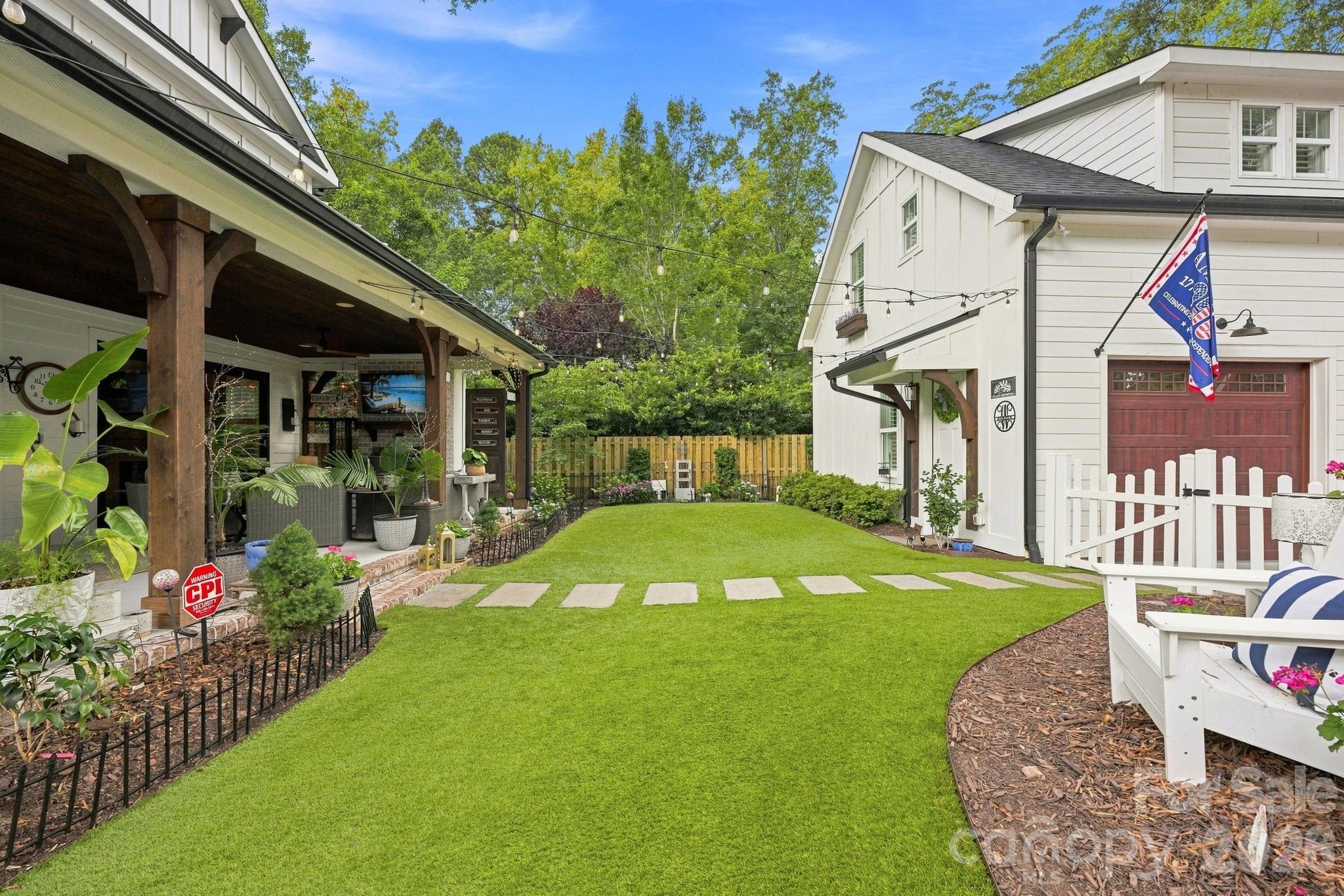 3135 E Ford Road — Charlotte