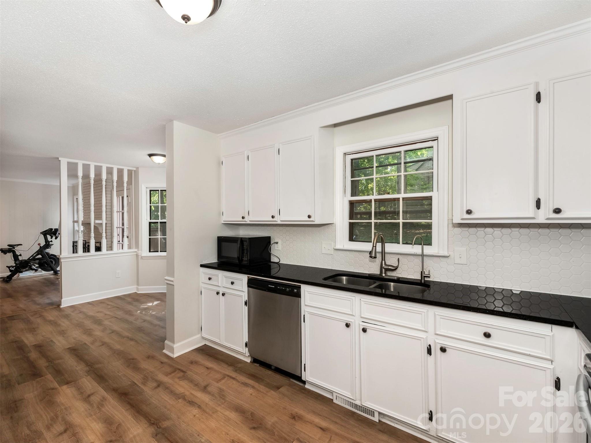 14200 Hackamore Drive — Matthews