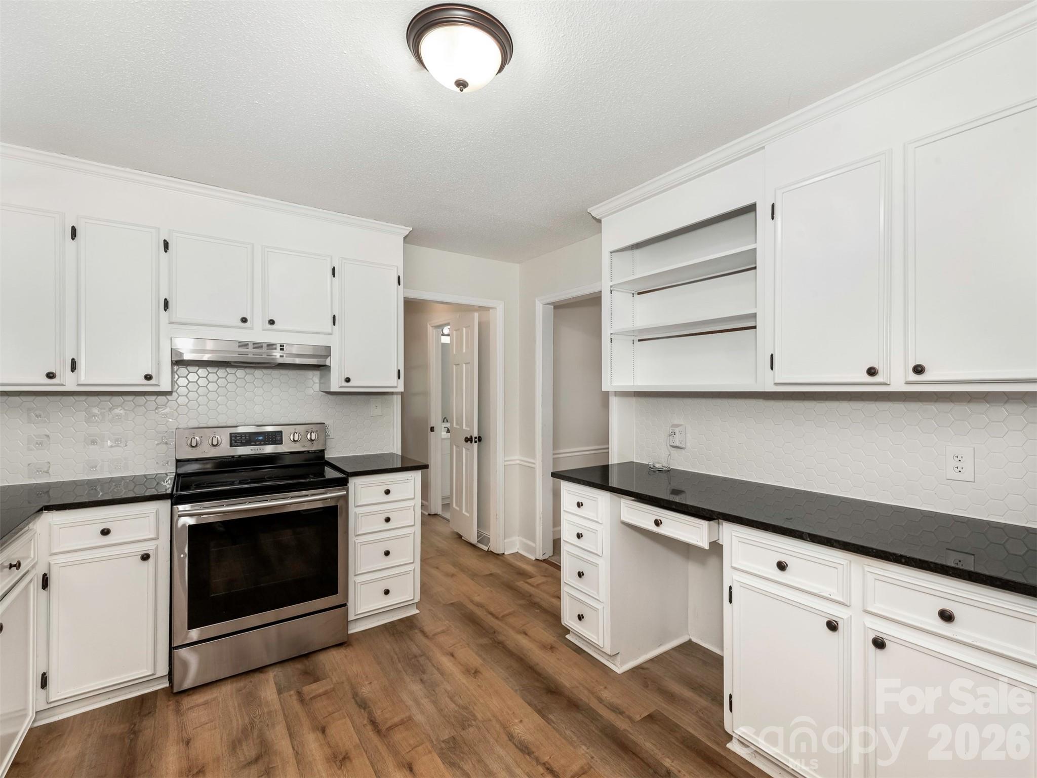 14200 Hackamore Drive — Matthews