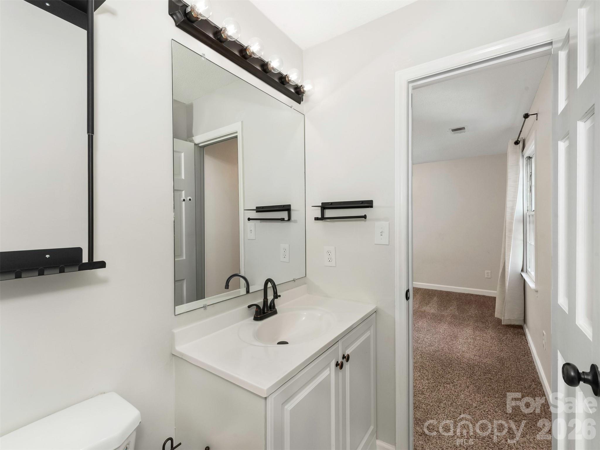 14200 Hackamore Drive — Matthews