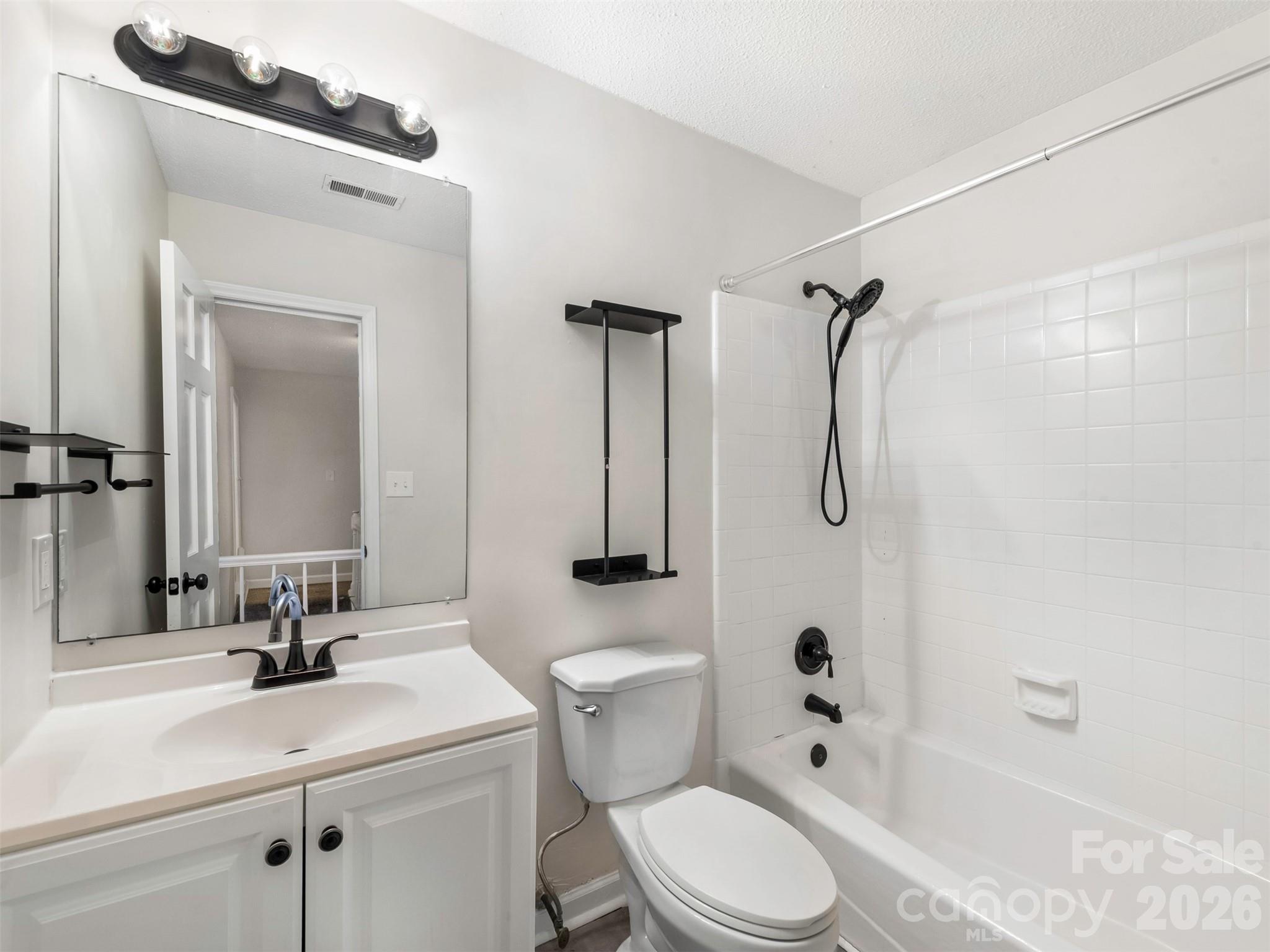14200 Hackamore Drive — Matthews