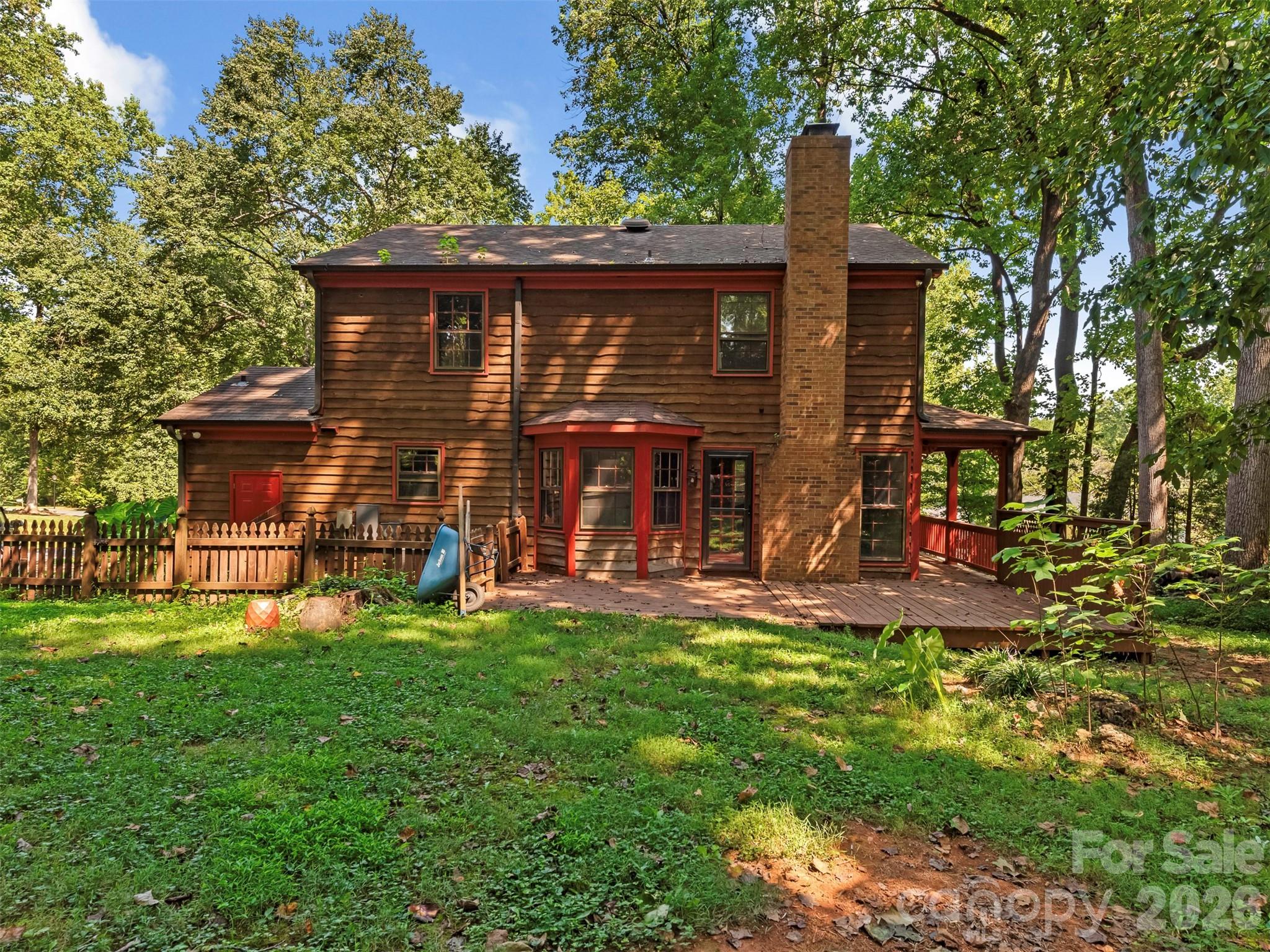14200 Hackamore Drive — Matthews