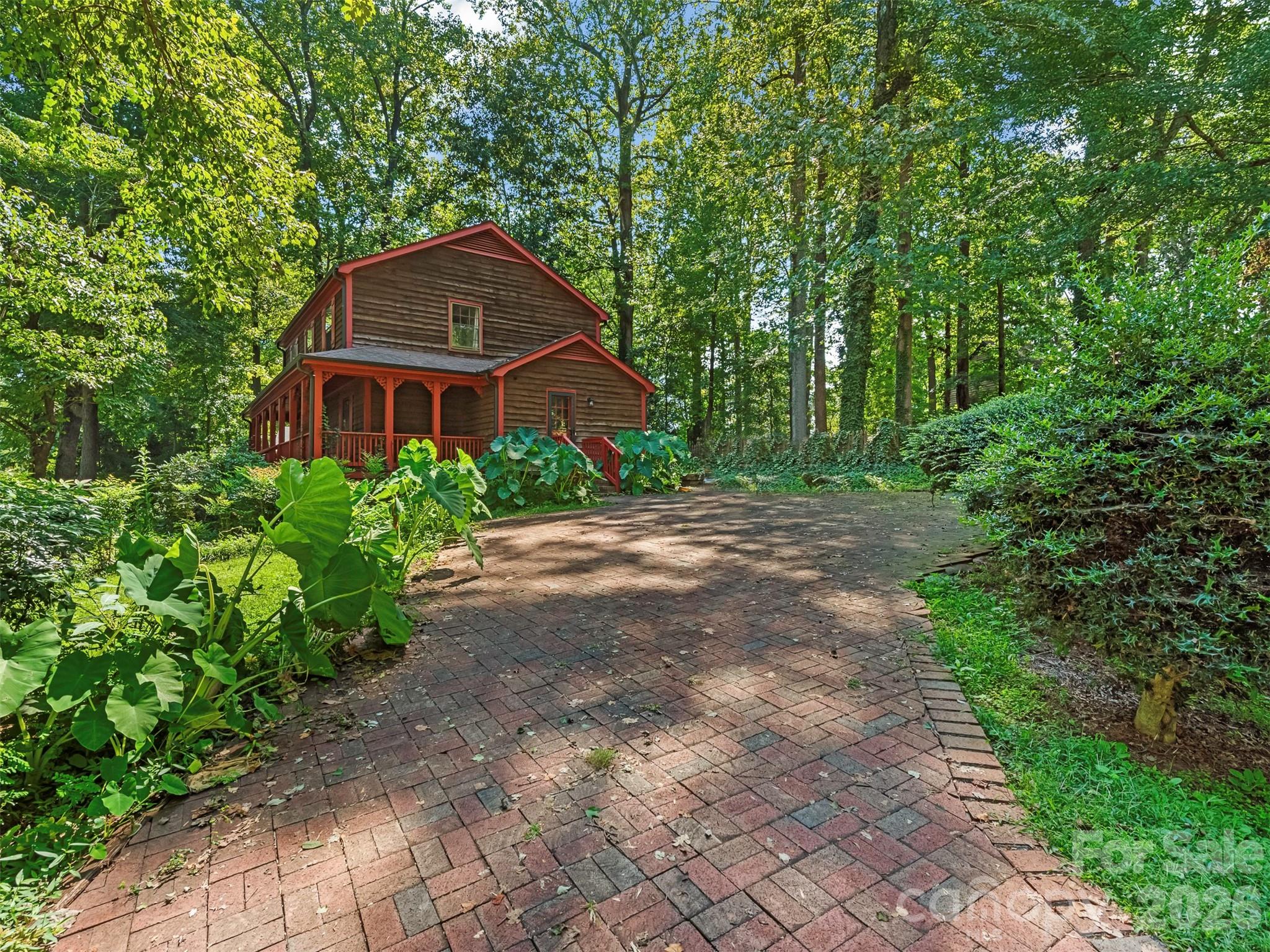14200 Hackamore Drive — Matthews