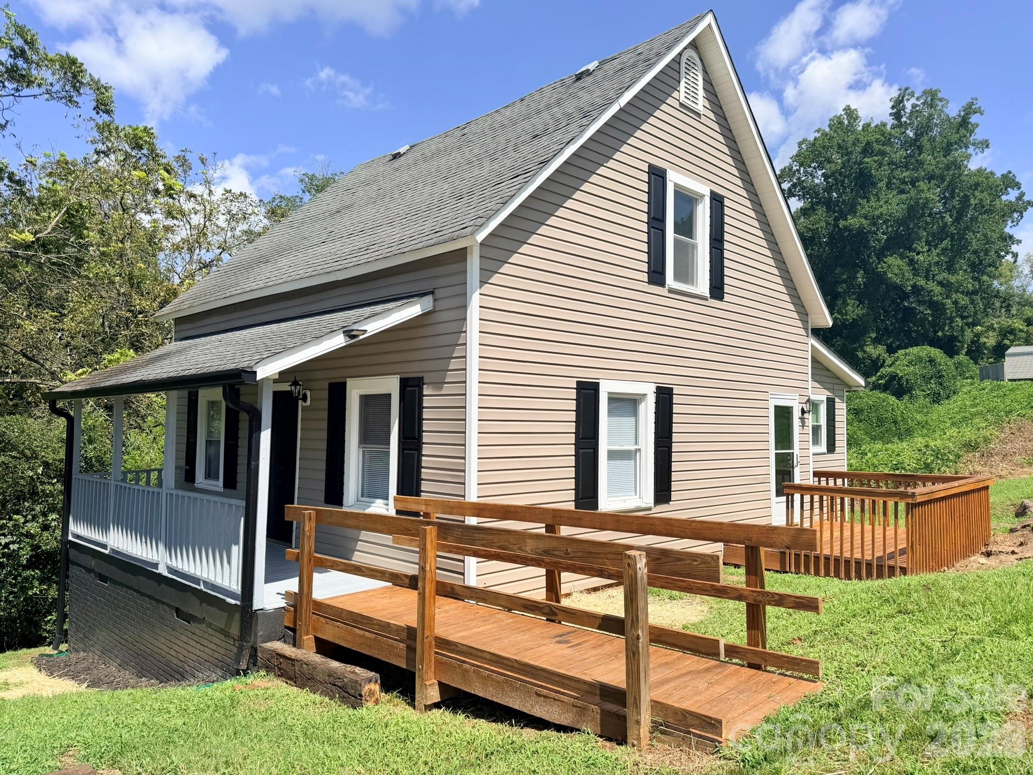 301 Magnolia Street — Granite Falls
