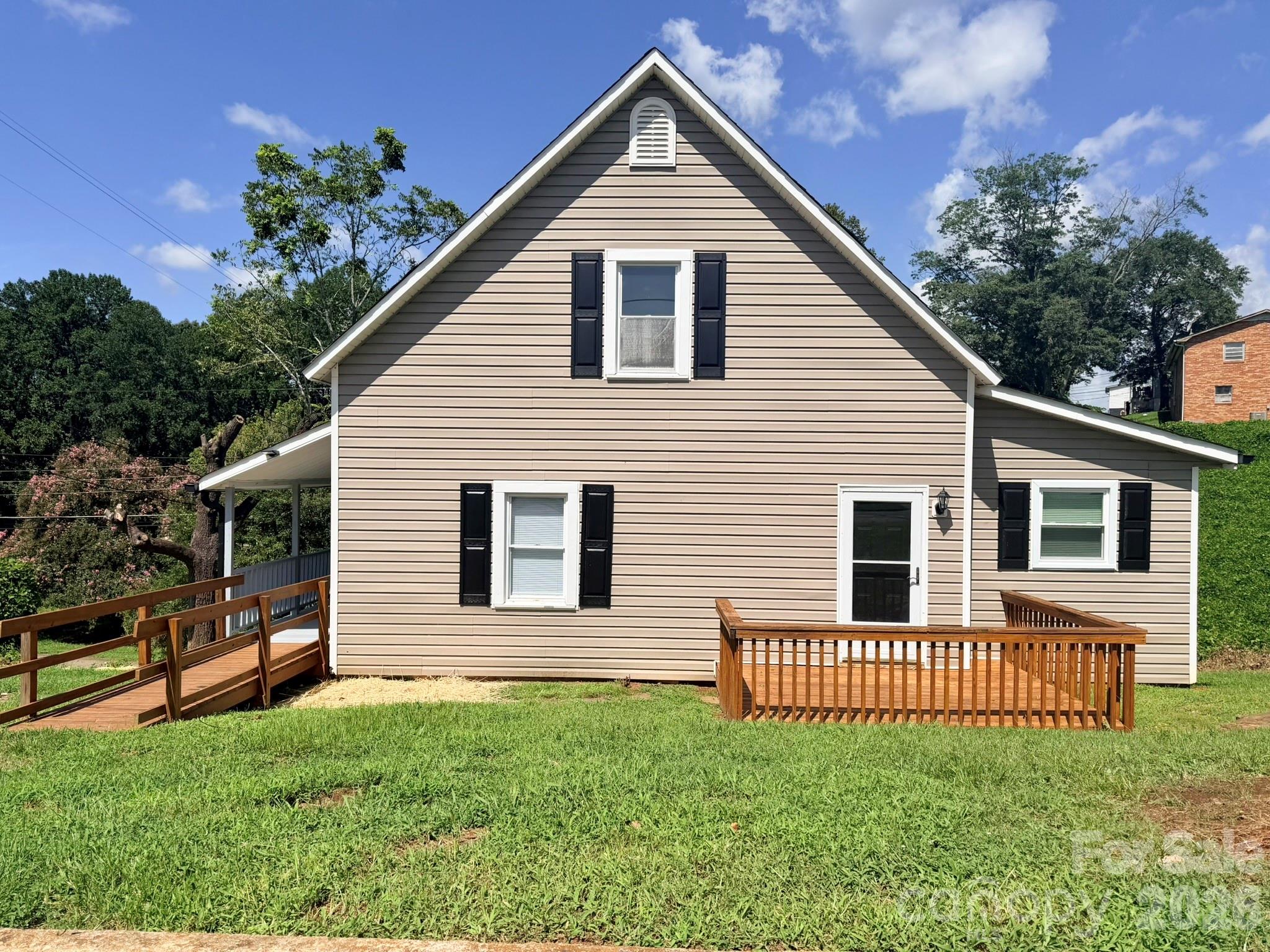 301 Magnolia Street — Granite Falls