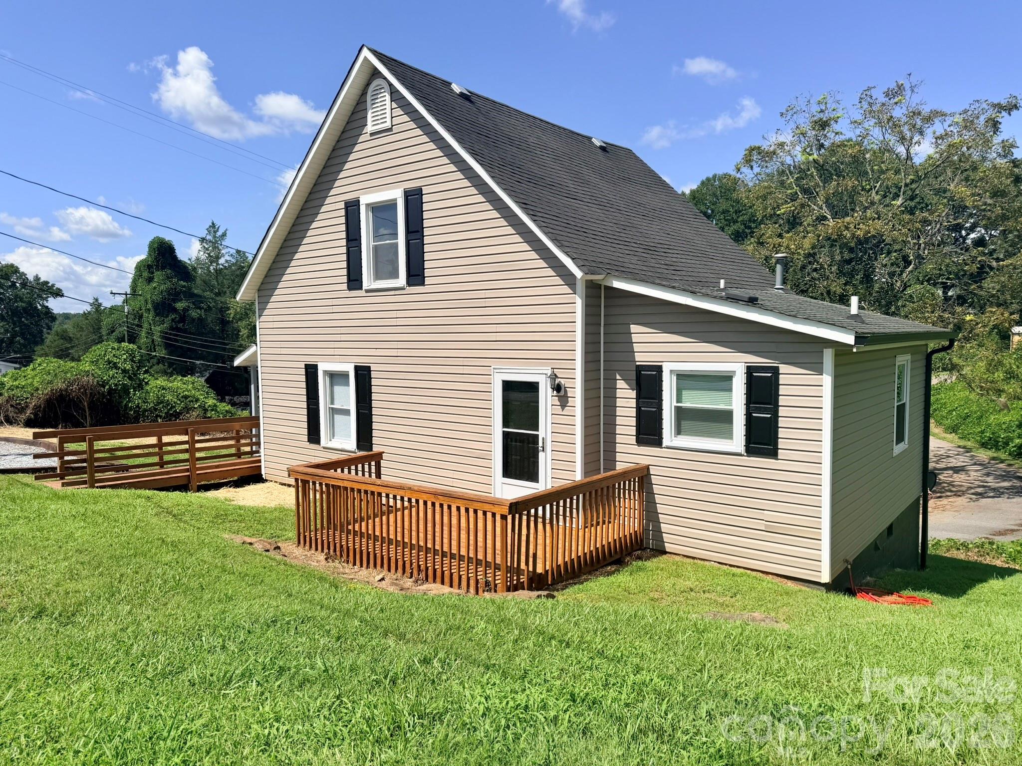 301 Magnolia Street — Granite Falls