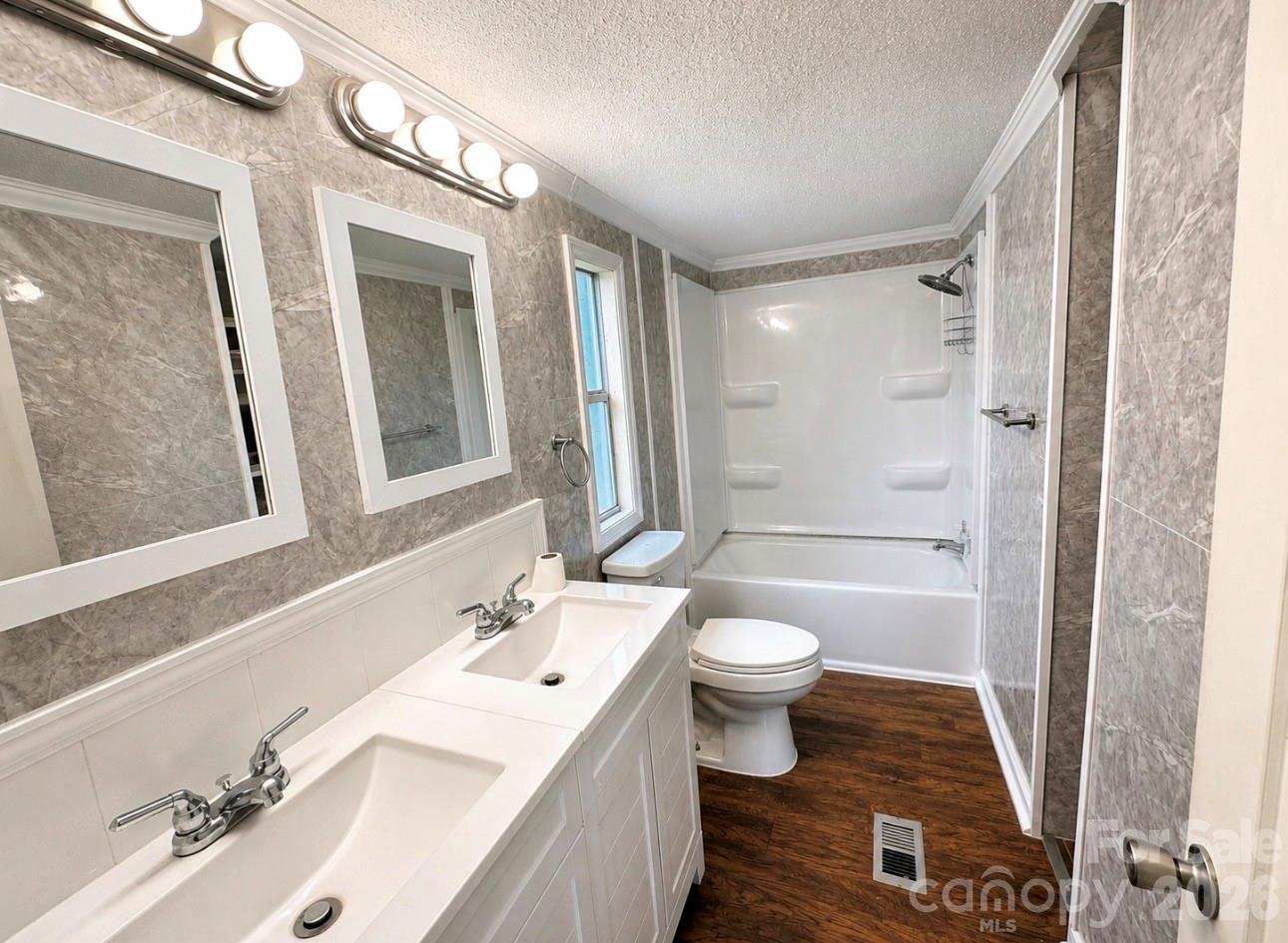 2802 Sycamore Road — Jefferson
