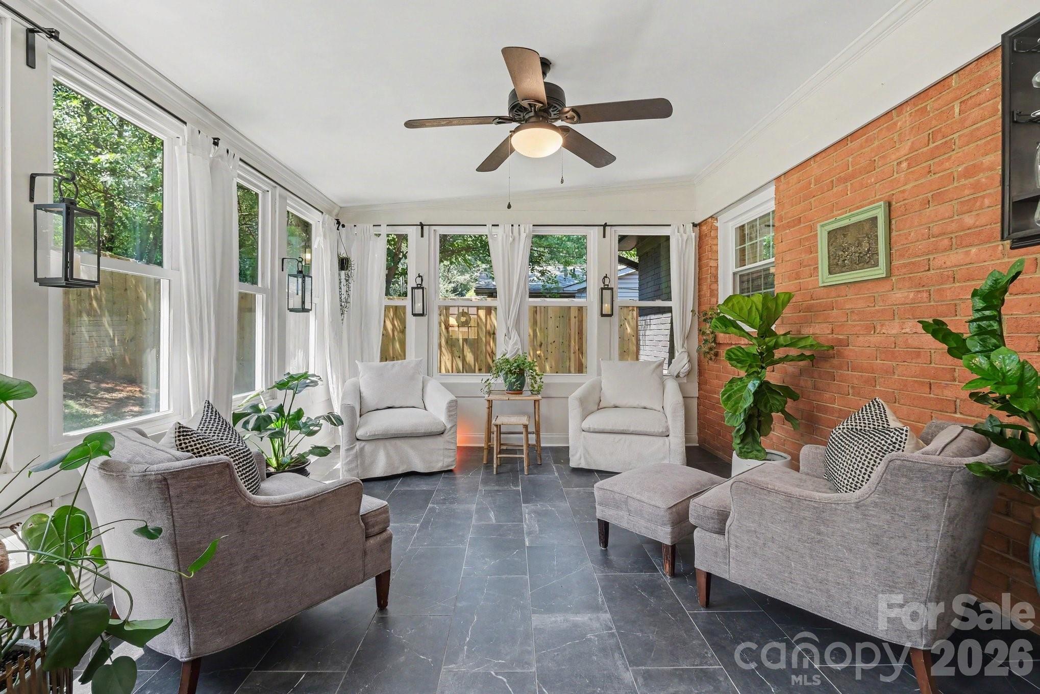 5332 Buena Vista Avenue — Charlotte