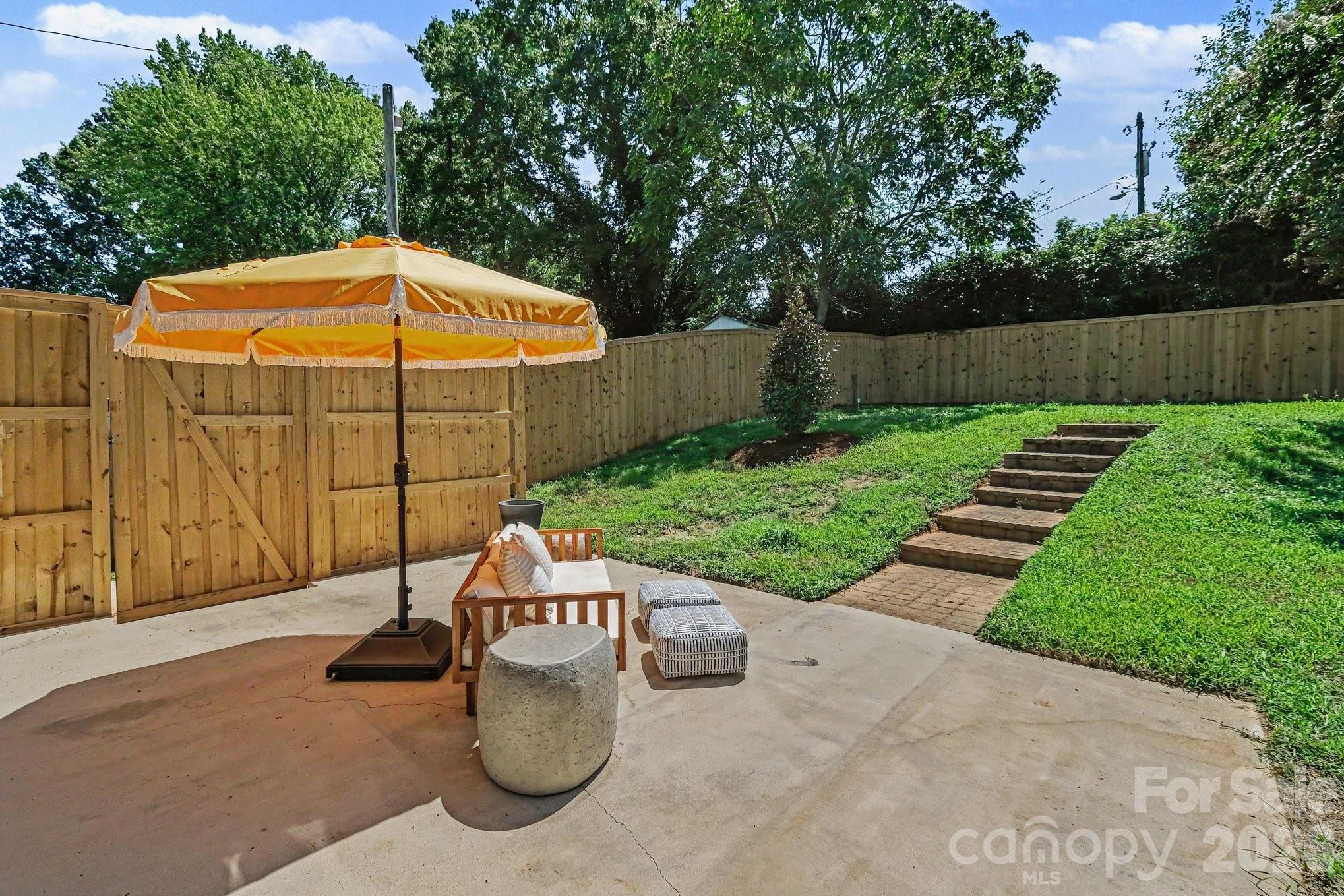 5332 Buena Vista Avenue — Charlotte