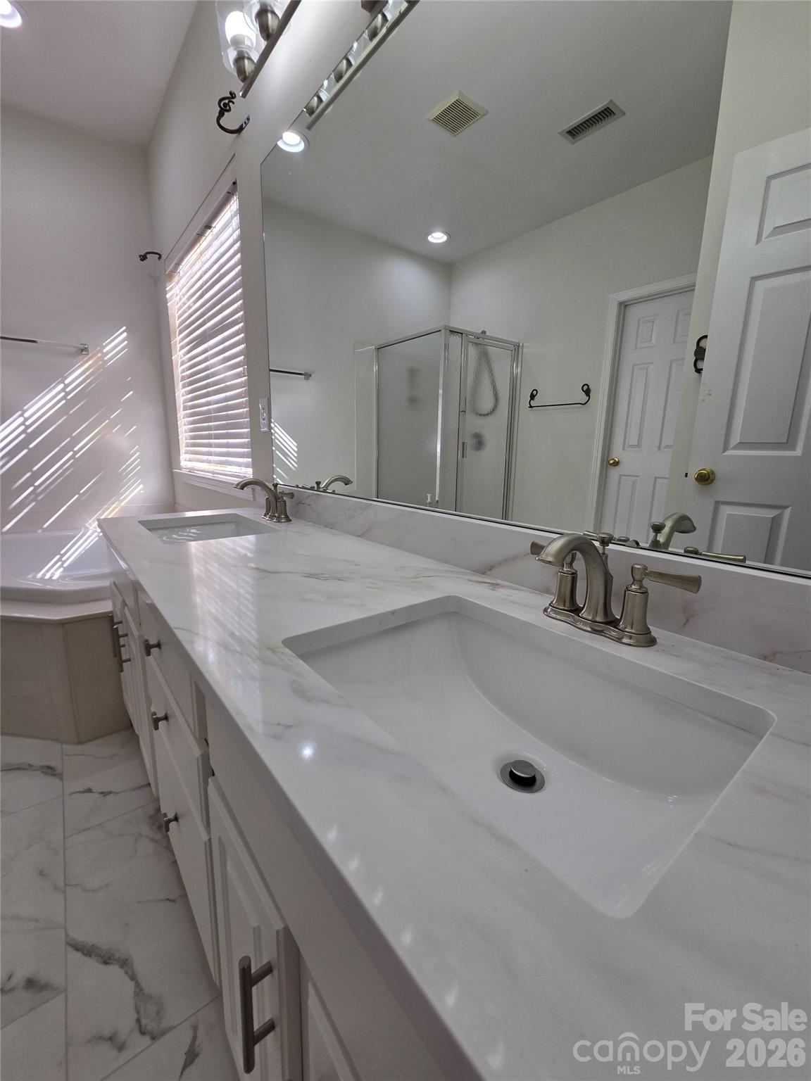 8800 Cavonnier Lane — Charlotte