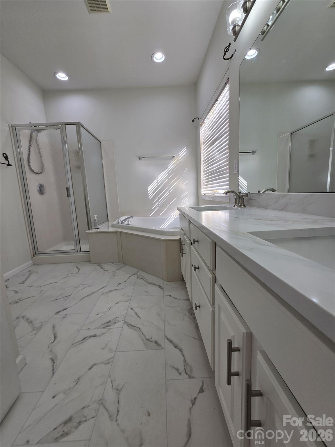 8800 Cavonnier Lane — Charlotte