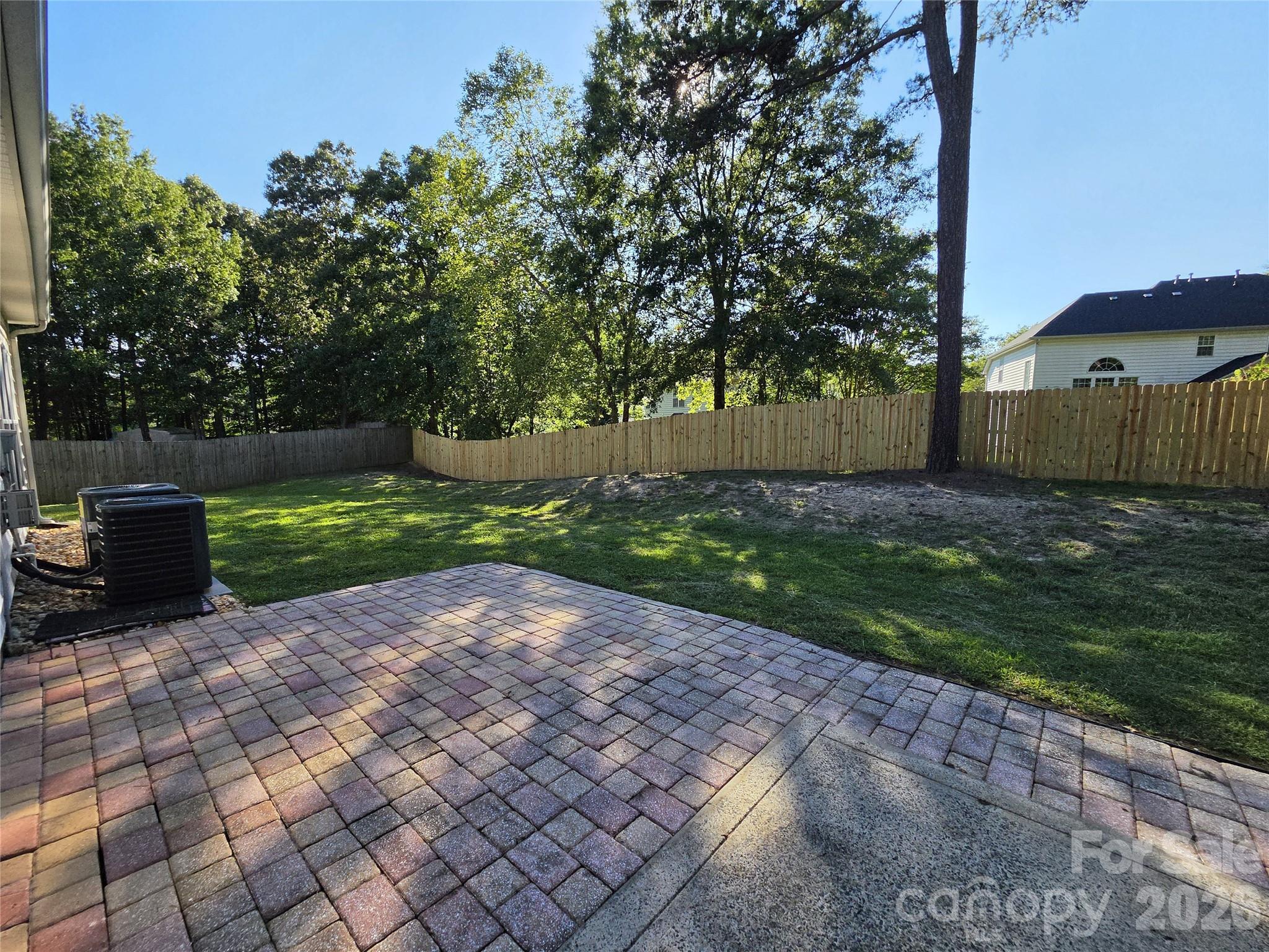 8800 Cavonnier Lane — Charlotte