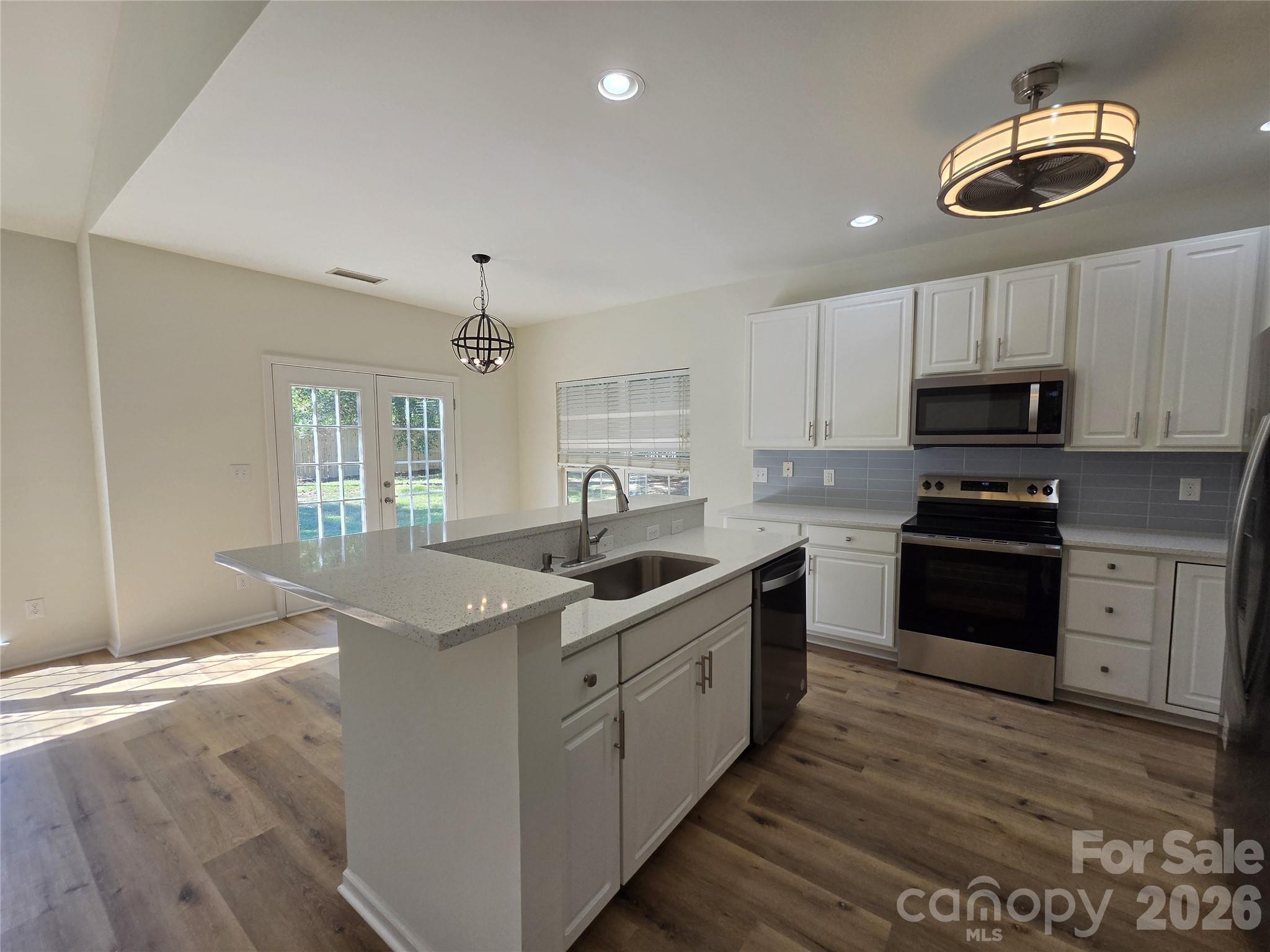 8800 Cavonnier Lane — Charlotte