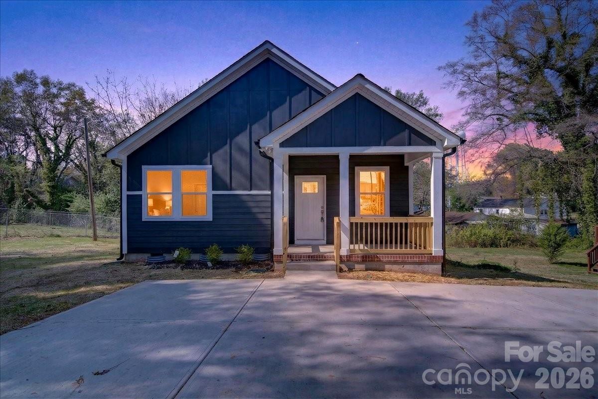 811 Craig Place — Shelby
