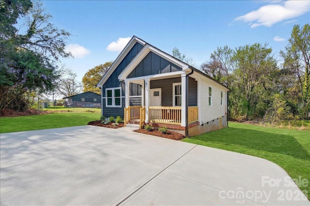 811 Craig Place — Shelby