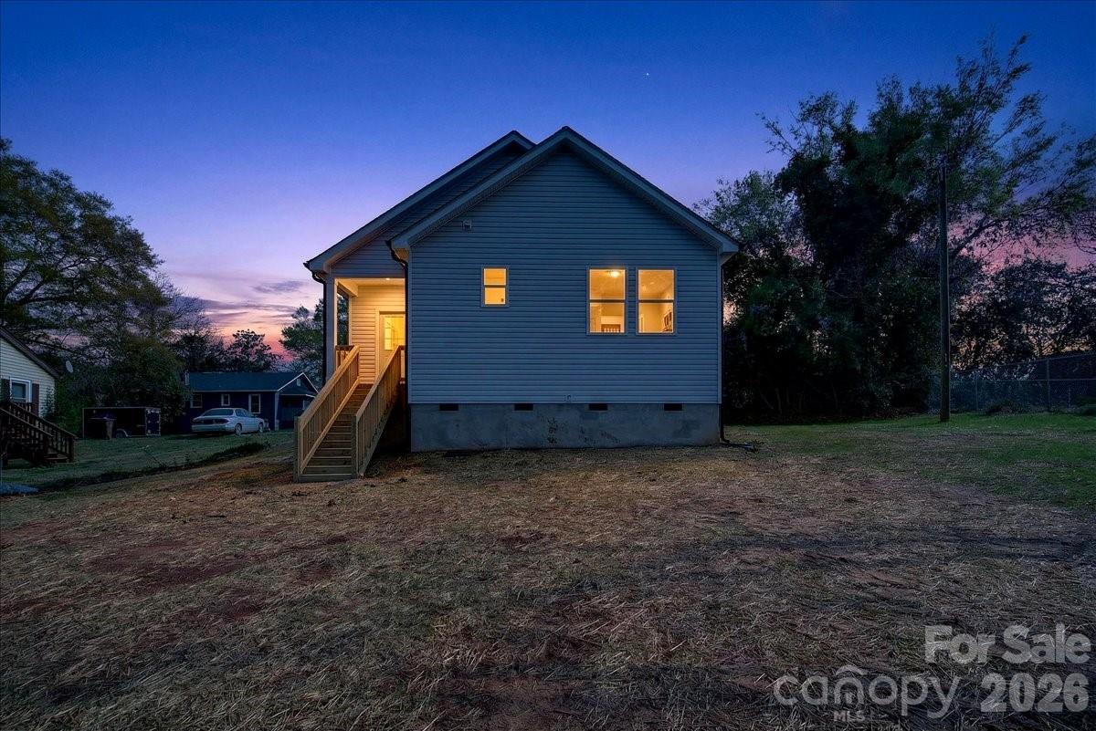 811 Craig Place — Shelby