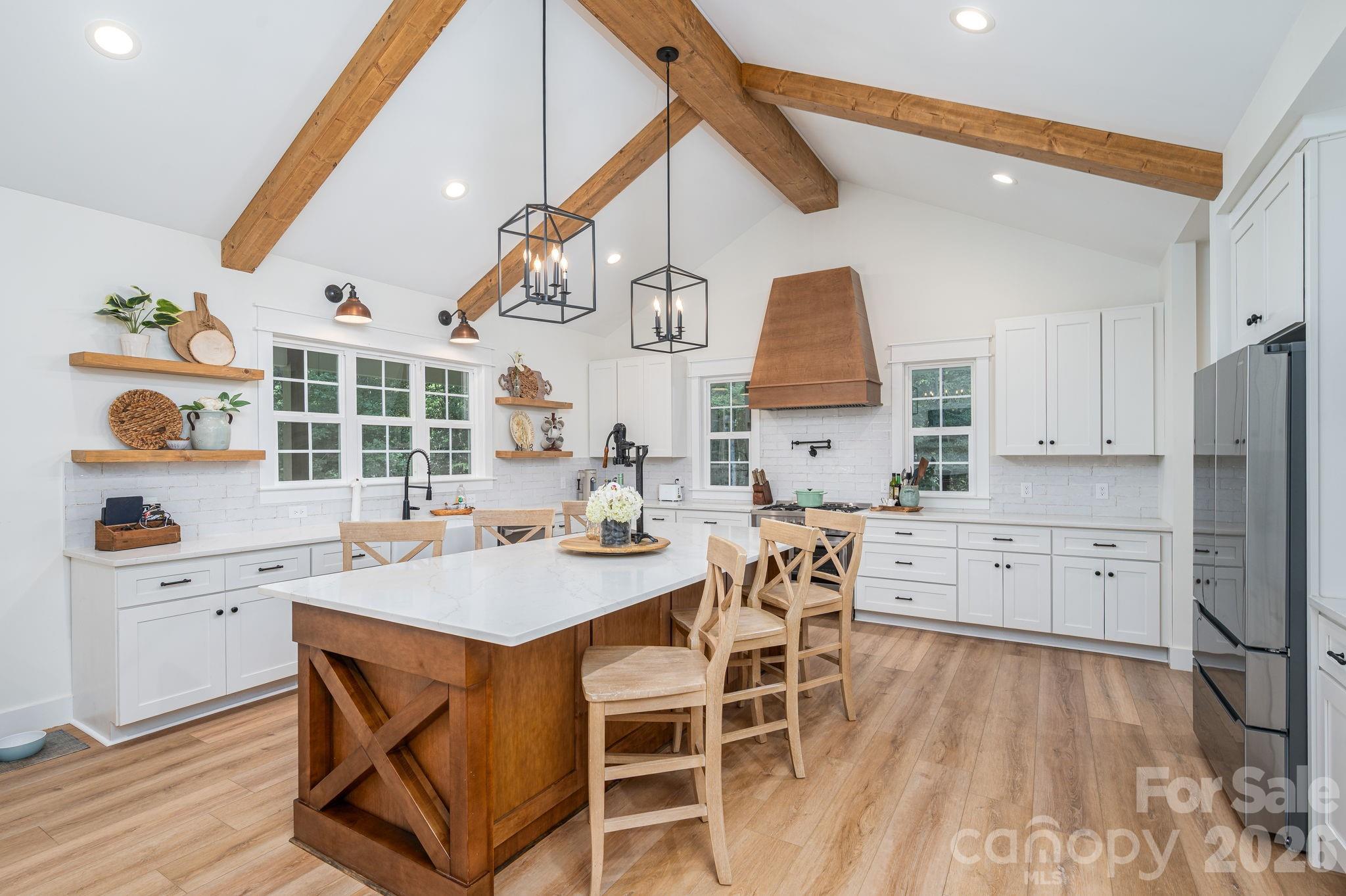 340 Whippoorwill Lane — Mount Holly