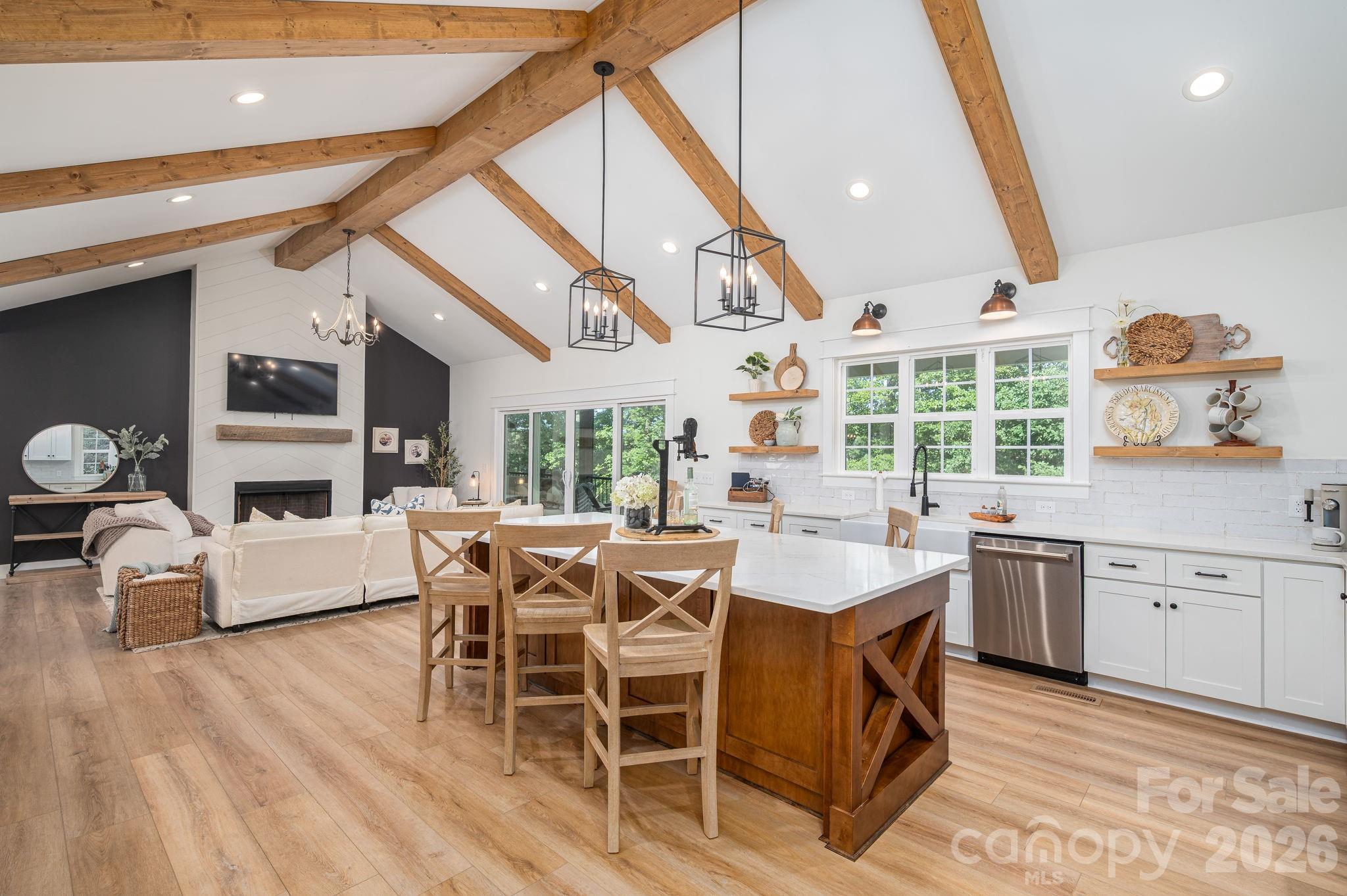 340 Whippoorwill Lane — Mount Holly